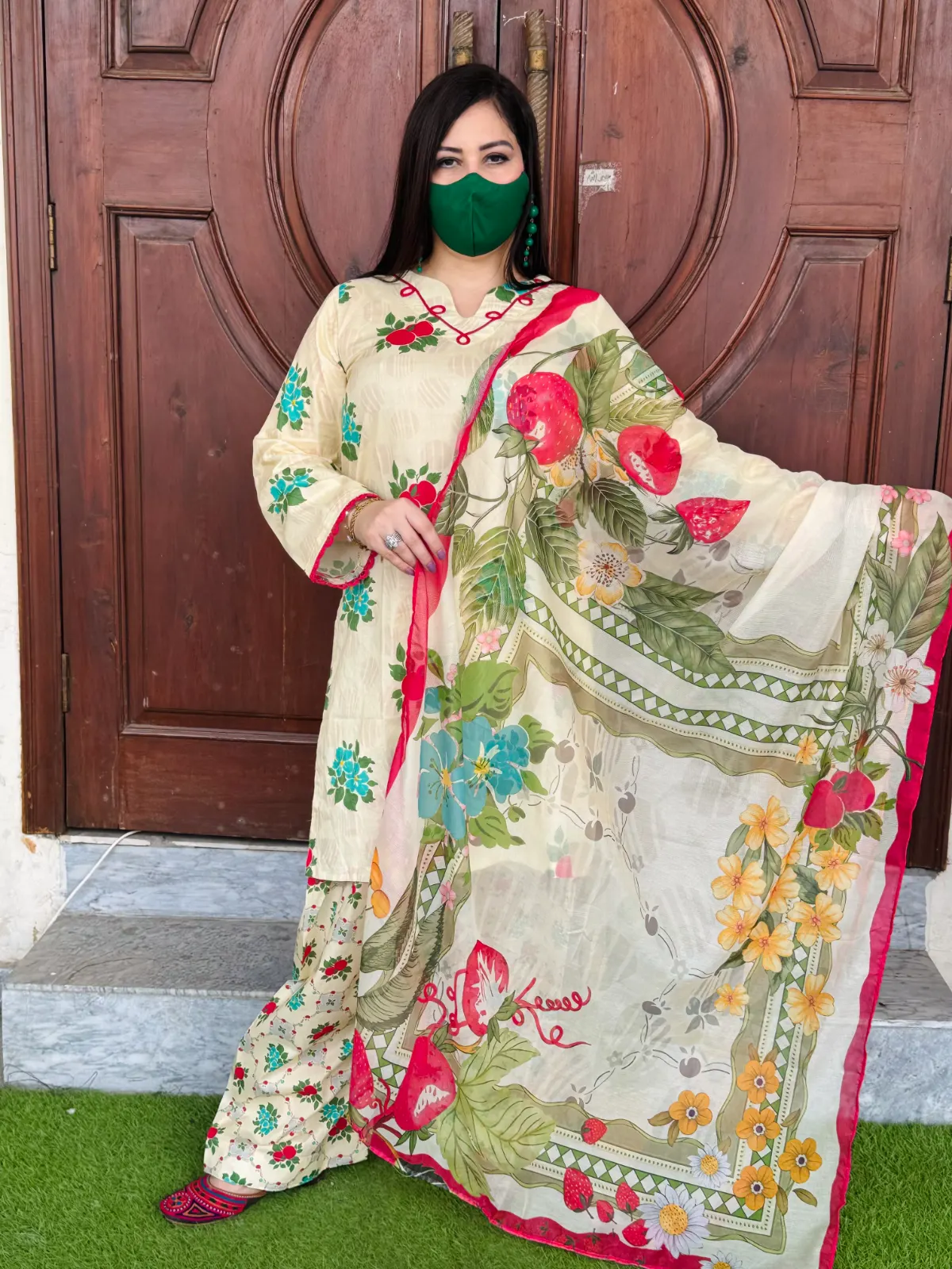 3 pc Printed Lawn Fabric 3