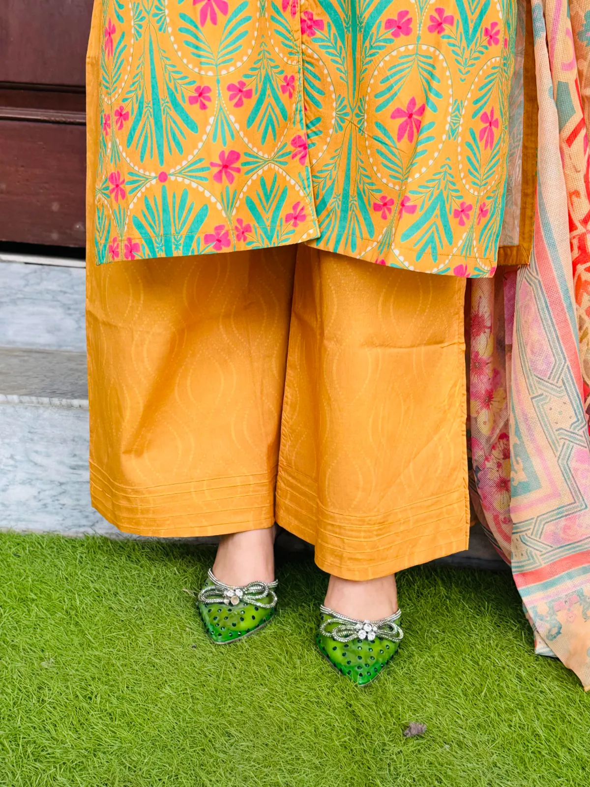3 pc Printed Lawn Fabric 2