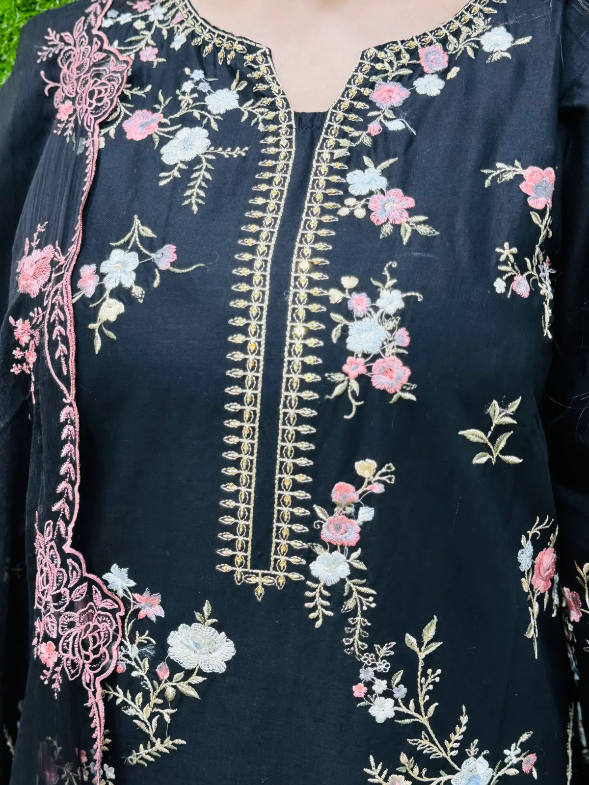 3 pc Embroidery Lawn Fabric 3