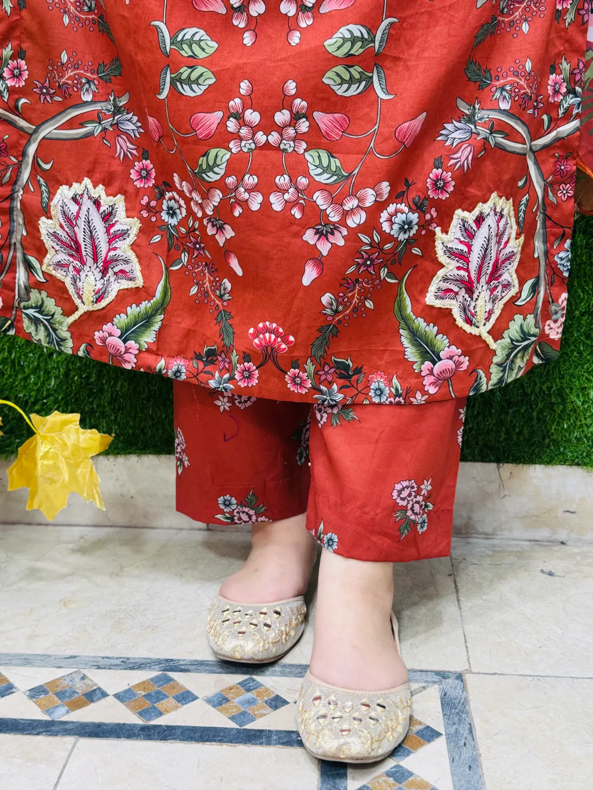 3 pc Embroidery Lawn Fabric 2