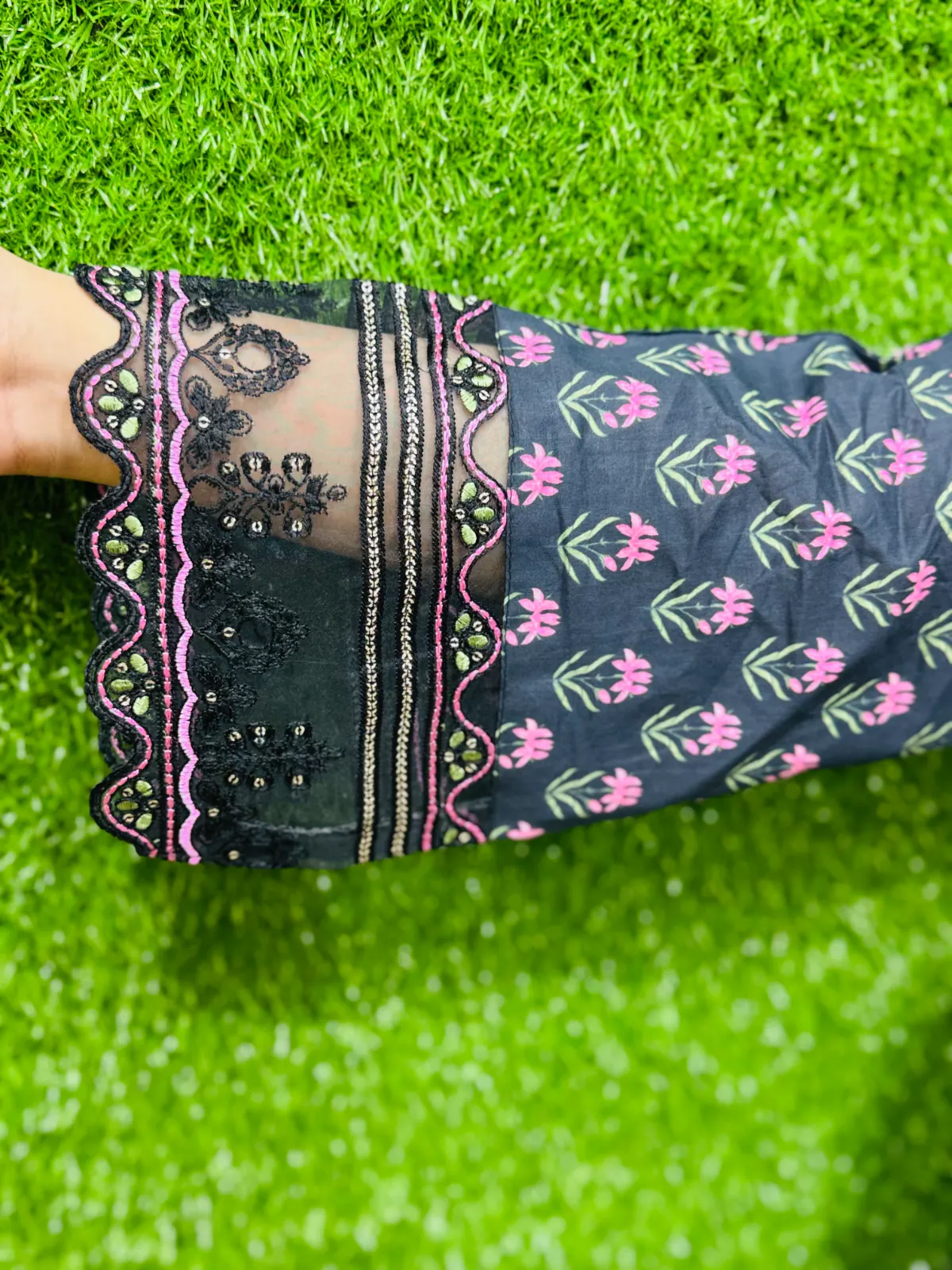 3 pc Embroidery Lawn Fabric 4