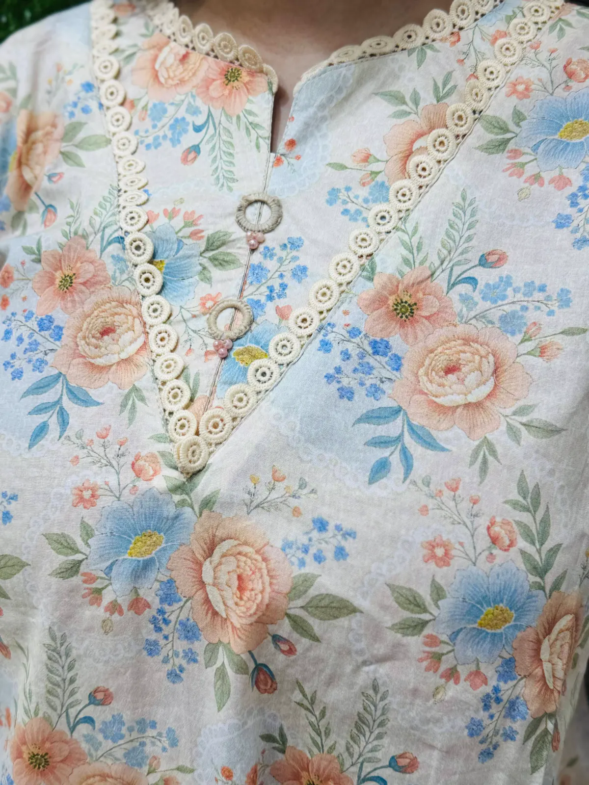 3 pc Printed Lawn Fabric 3