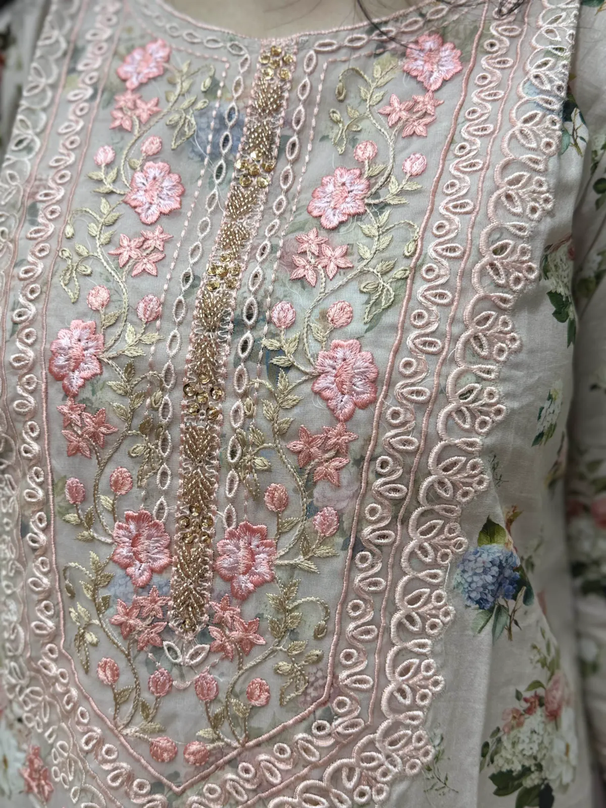 3 pc Embroidery Lawn Fabric 2