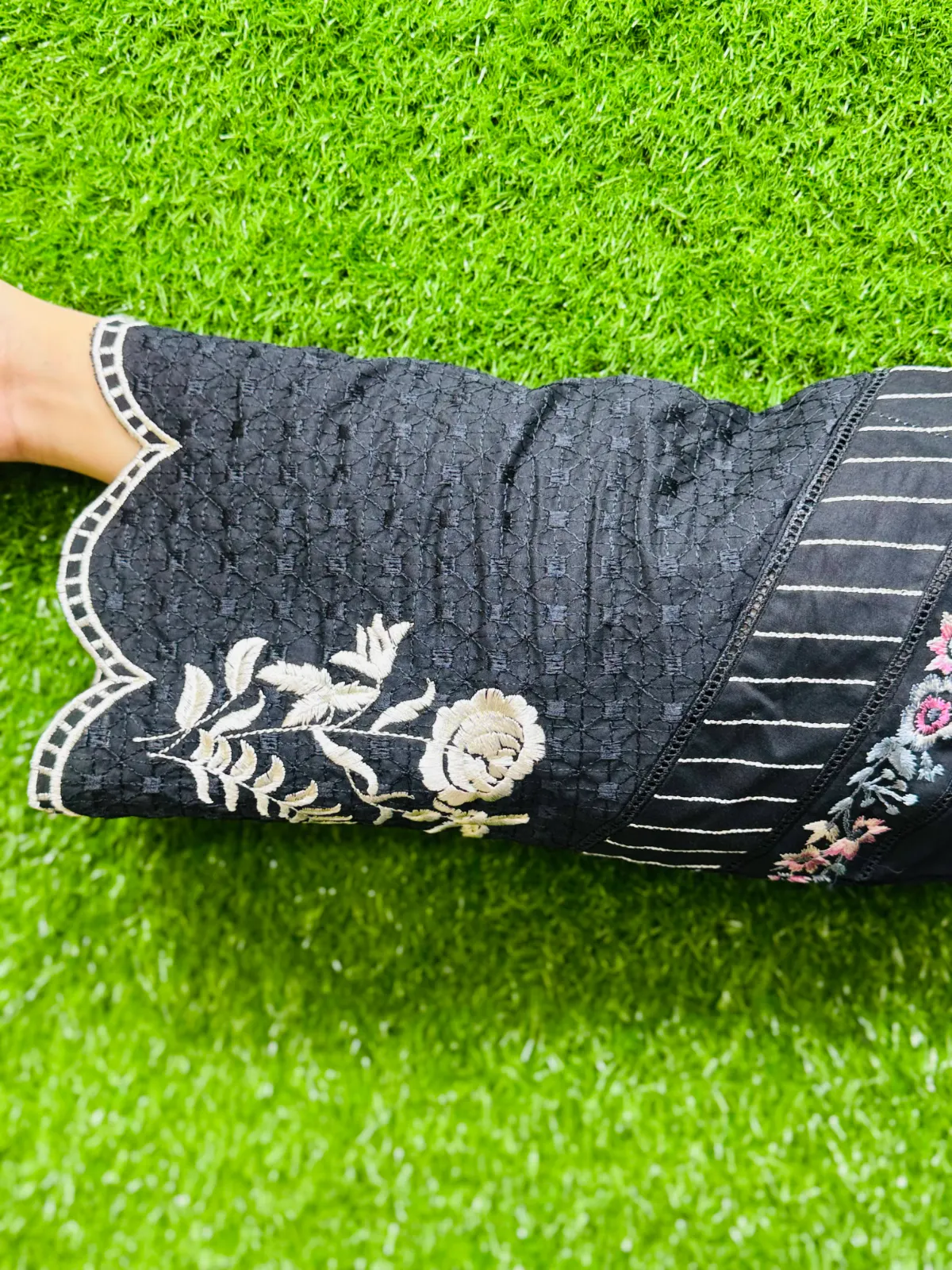 3 pc Embroidery Lawn Fabric 2