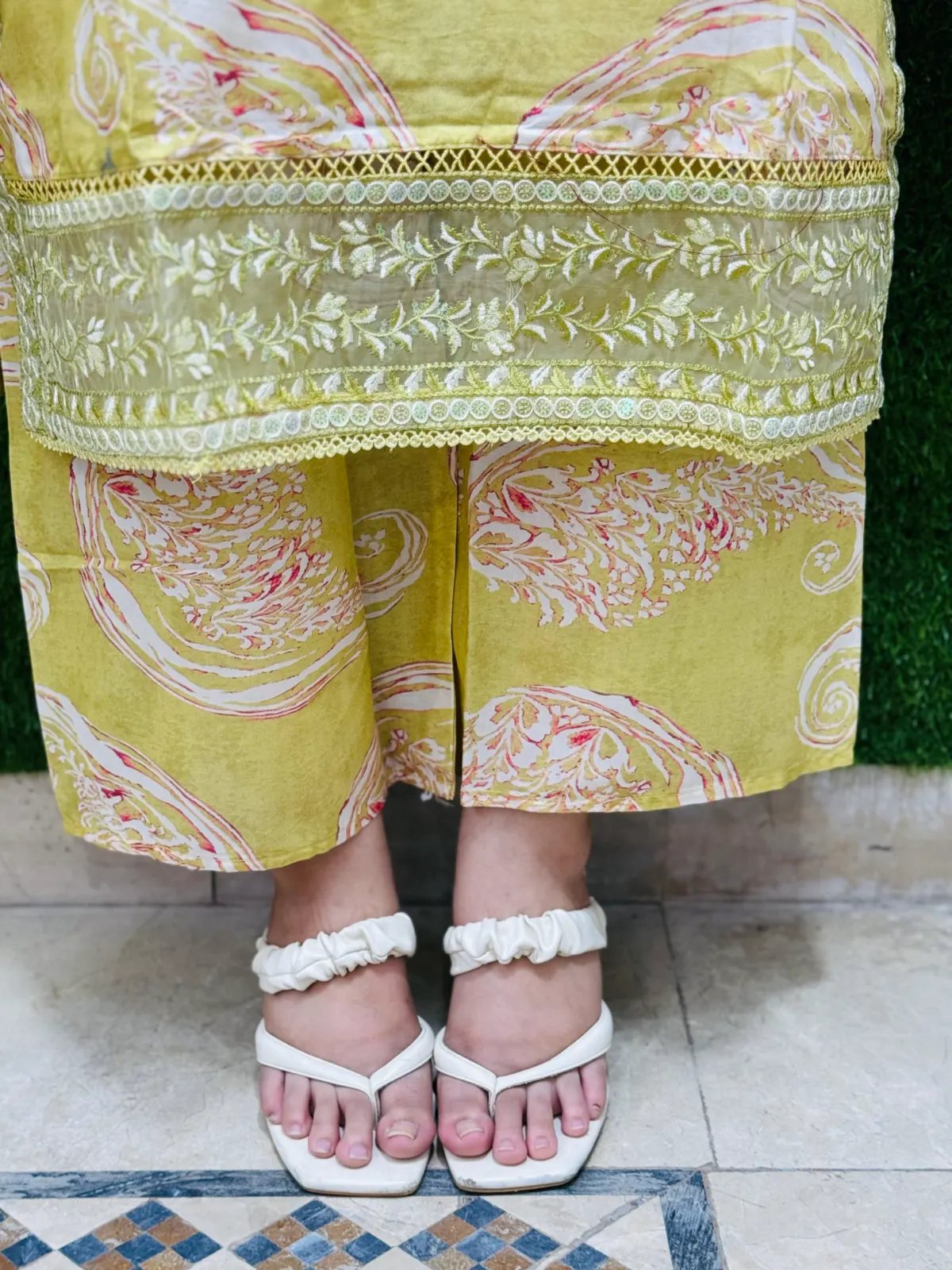 3 pc Embroidery Lawn Fabric 4
