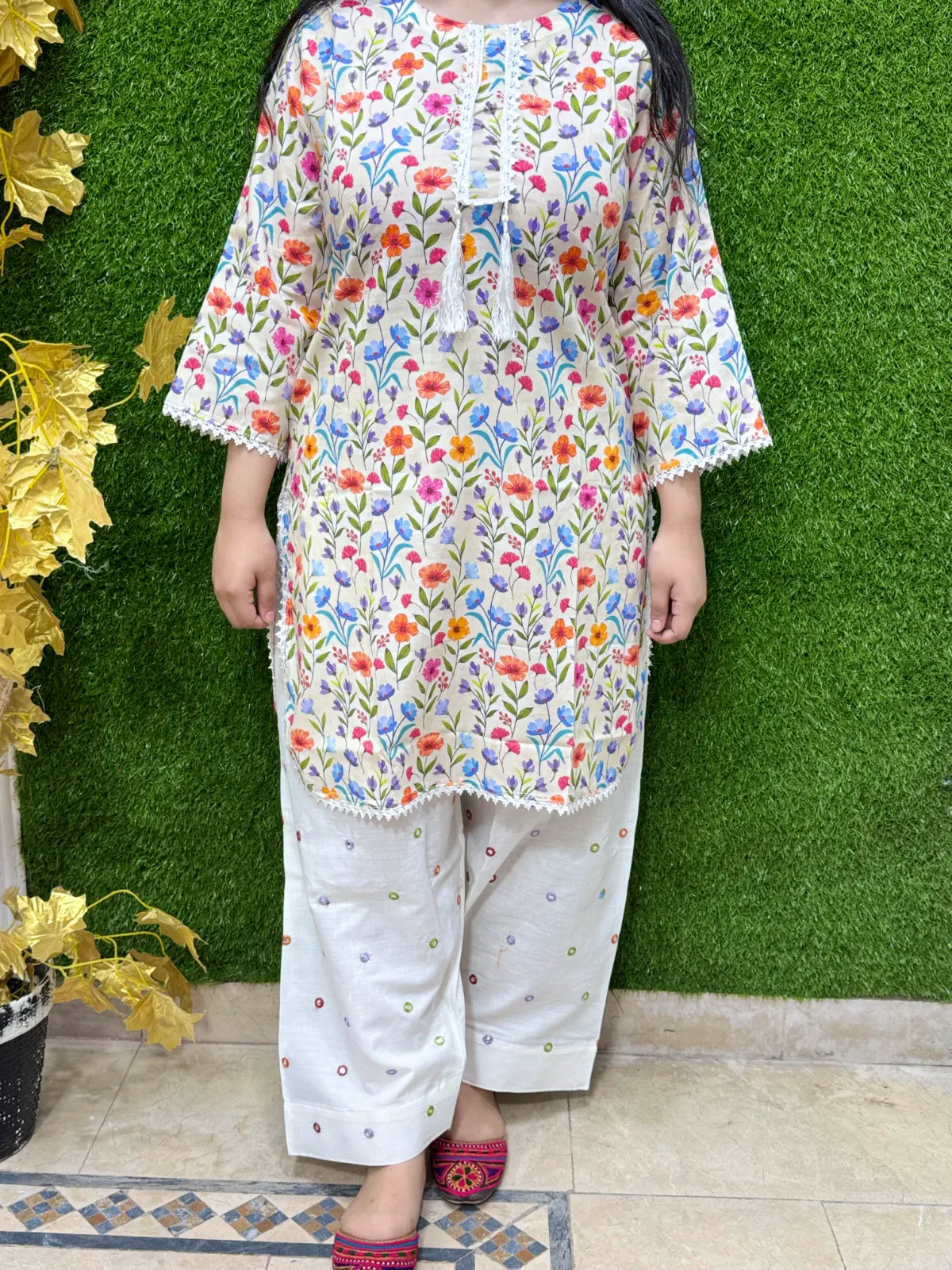 2 pc Embroidered Lawn Fabric