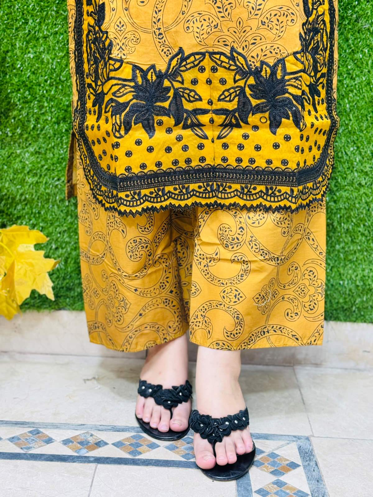 3 pc Embroidery Lawn Fabric 2