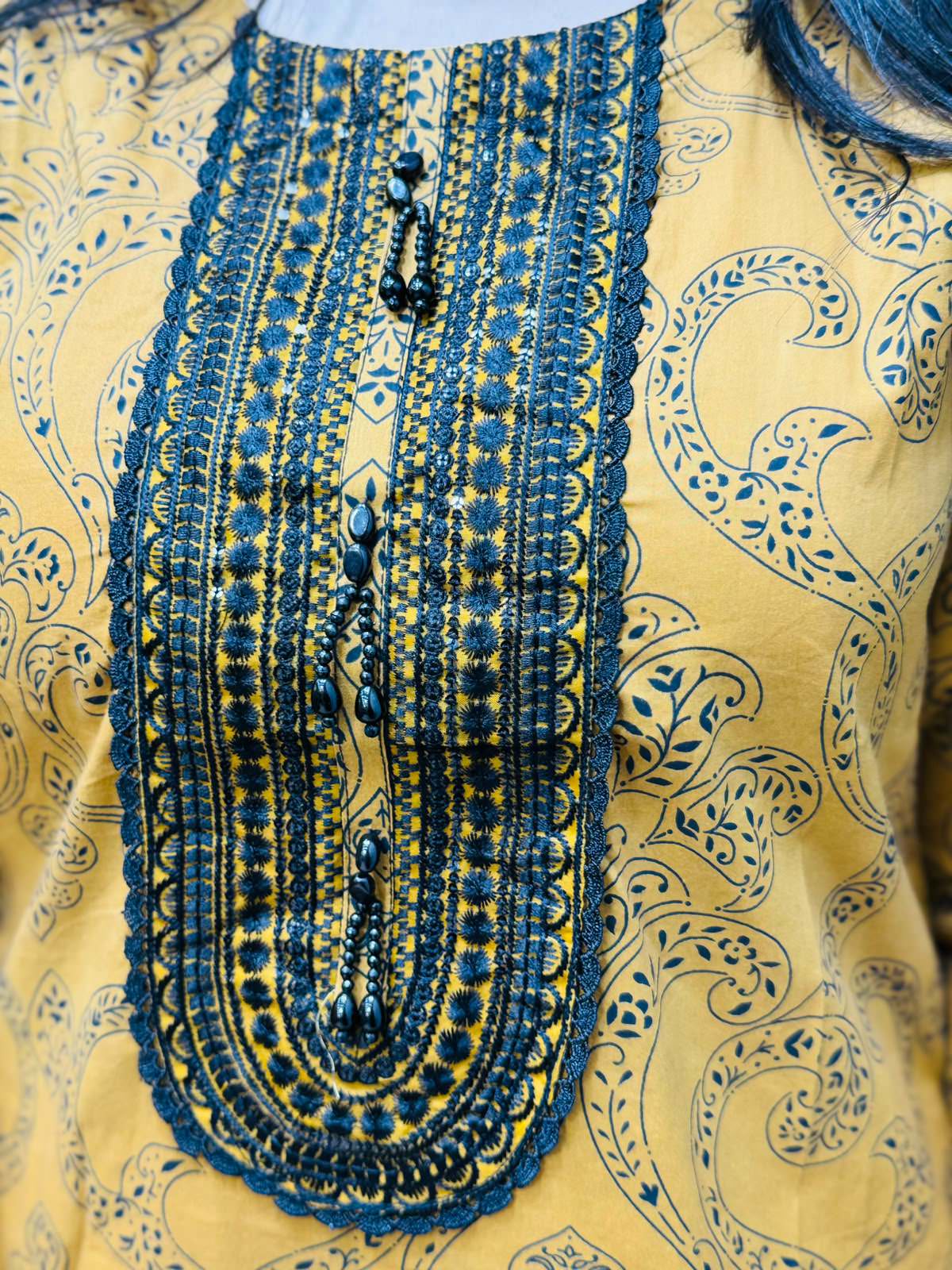 3 pc Embroidery Lawn Fabric 3