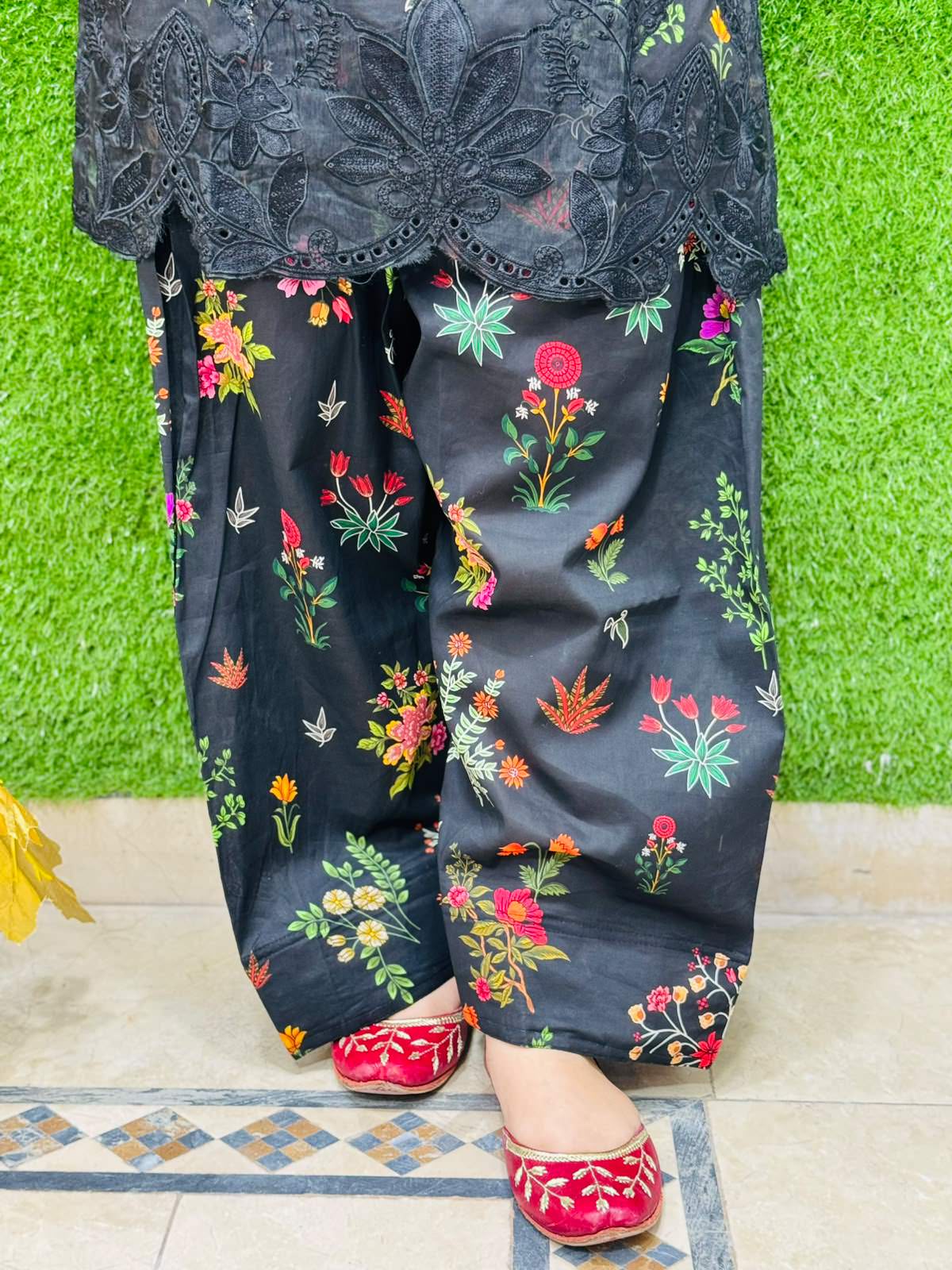 3 pc Embroidery Lawn Fabric 4
