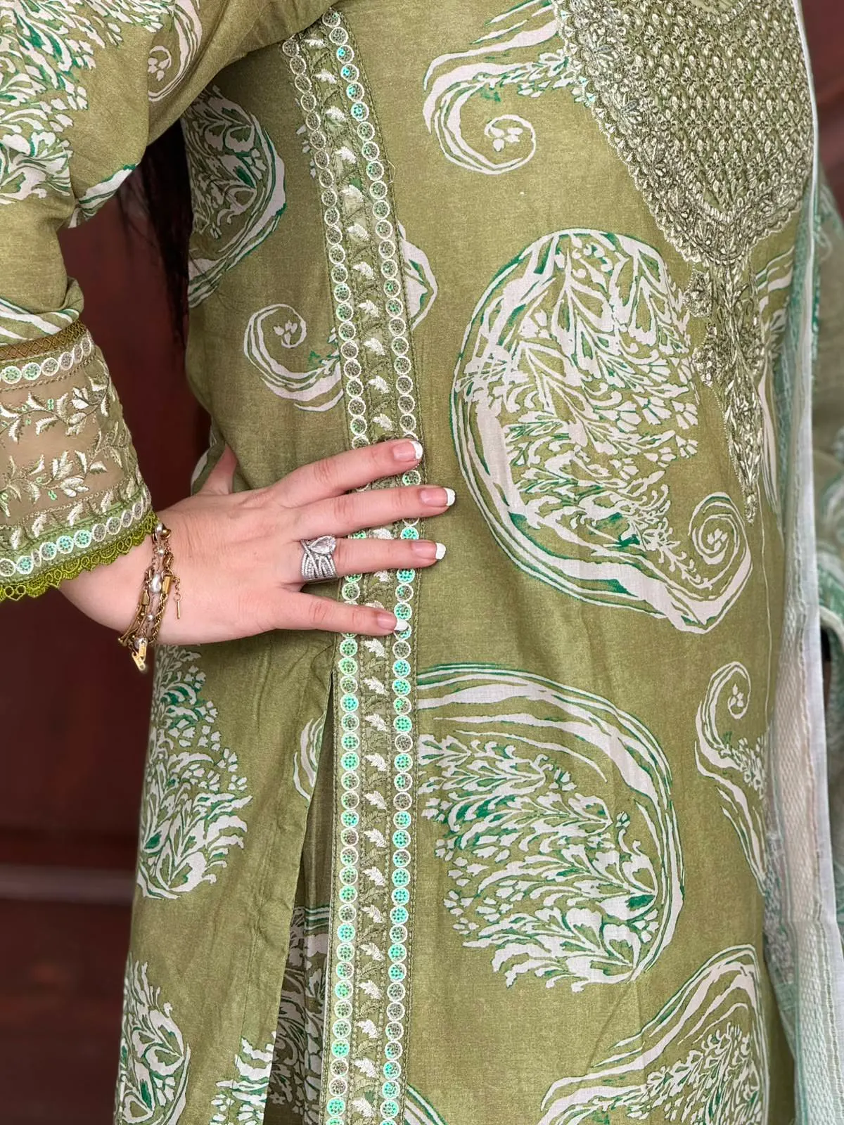 3 pc Embroidery Lawn Fabric 4
