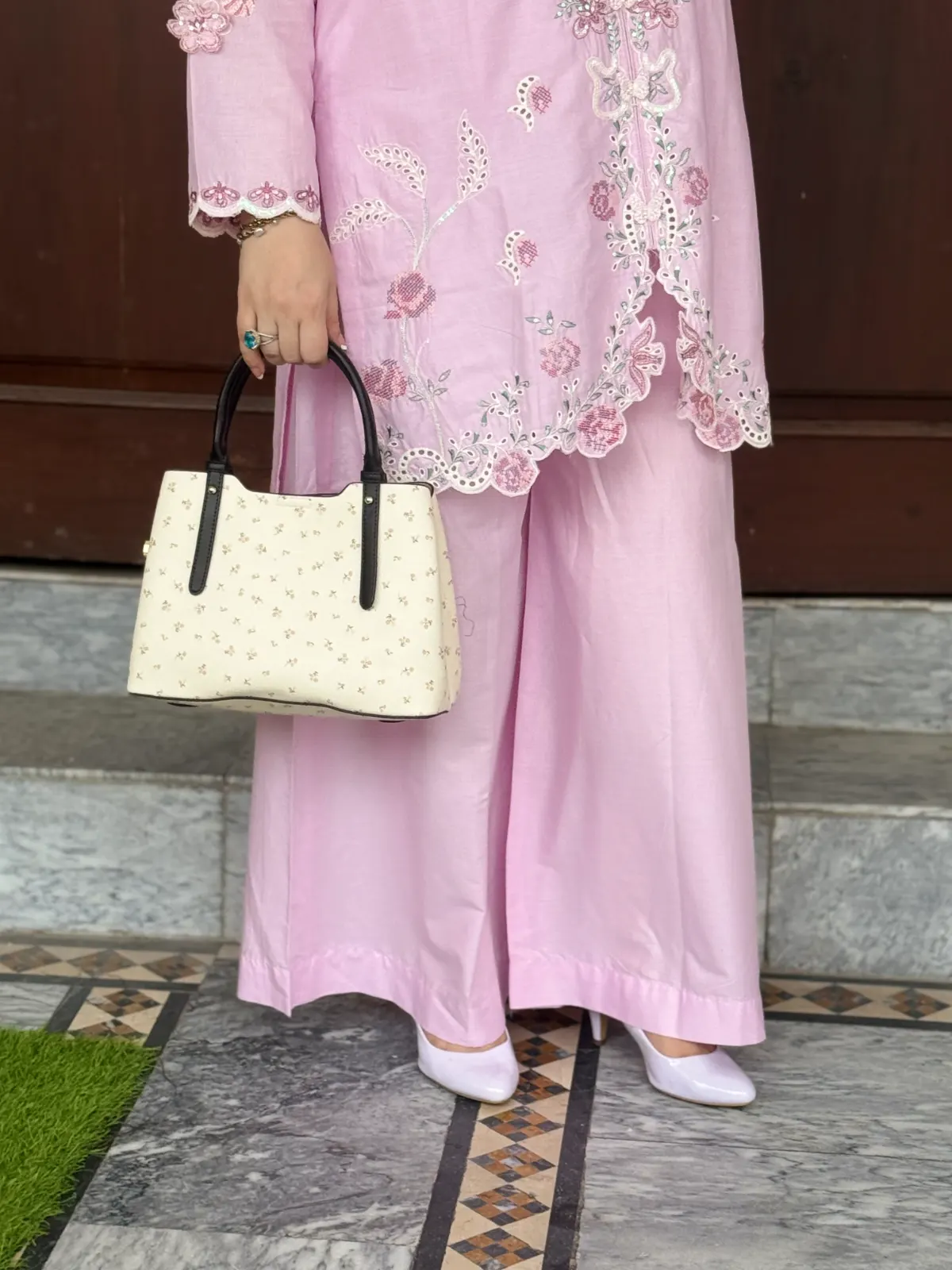 2 pc Embroidered Lawn Fabric 2