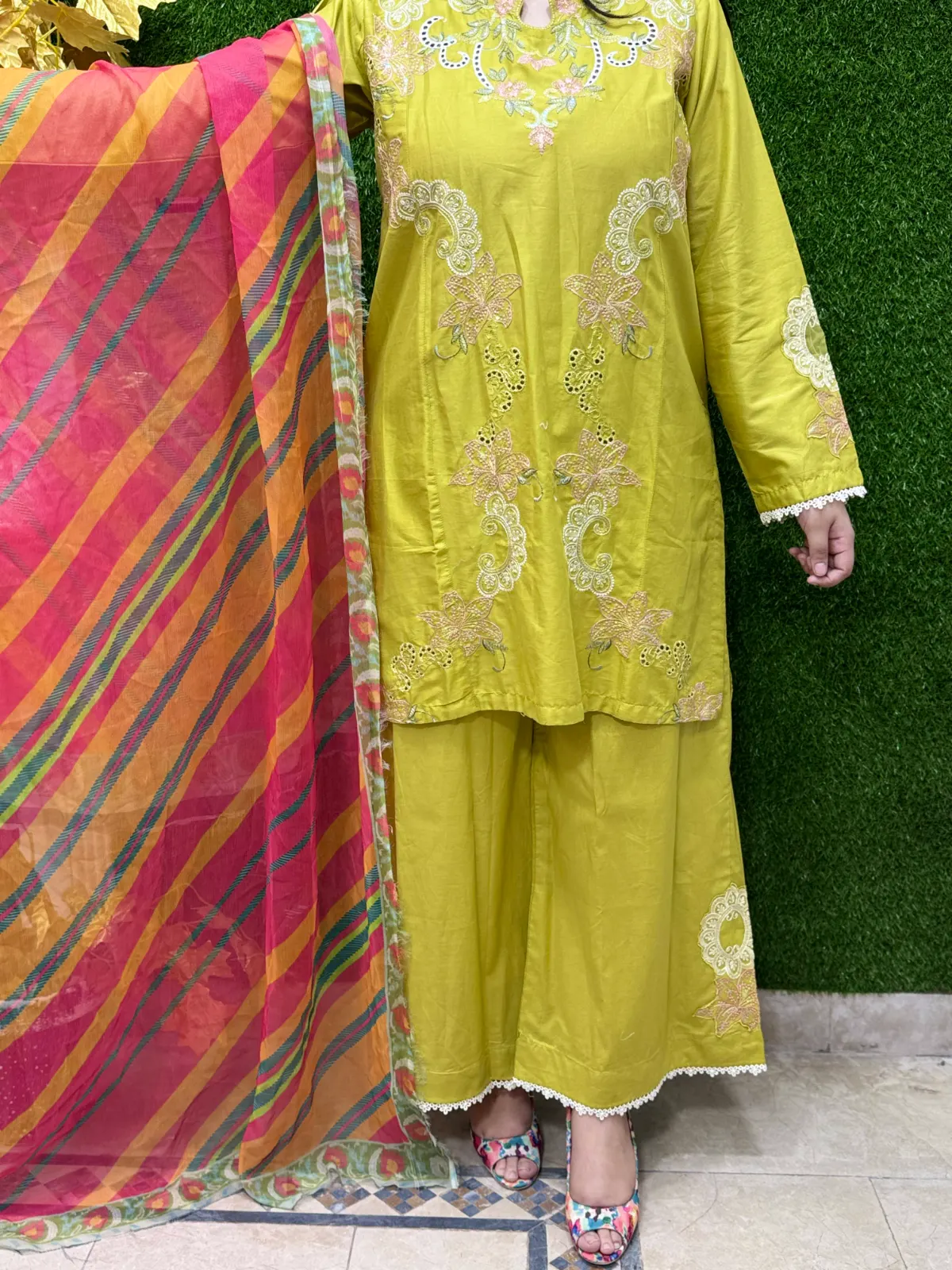 2 pc Embroidered Lawn Fabric
