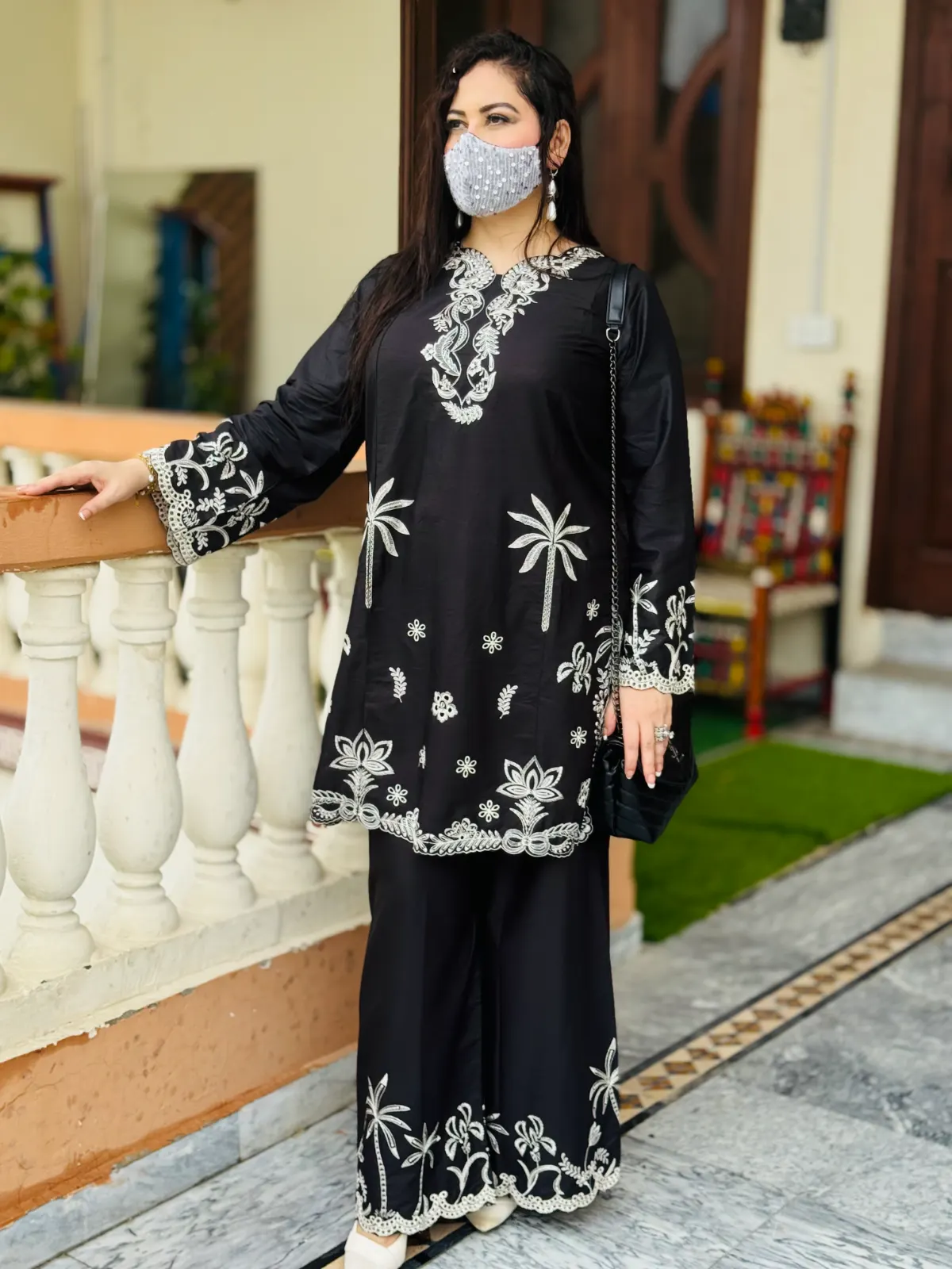 2 pc Embroidered Lawn Fabric