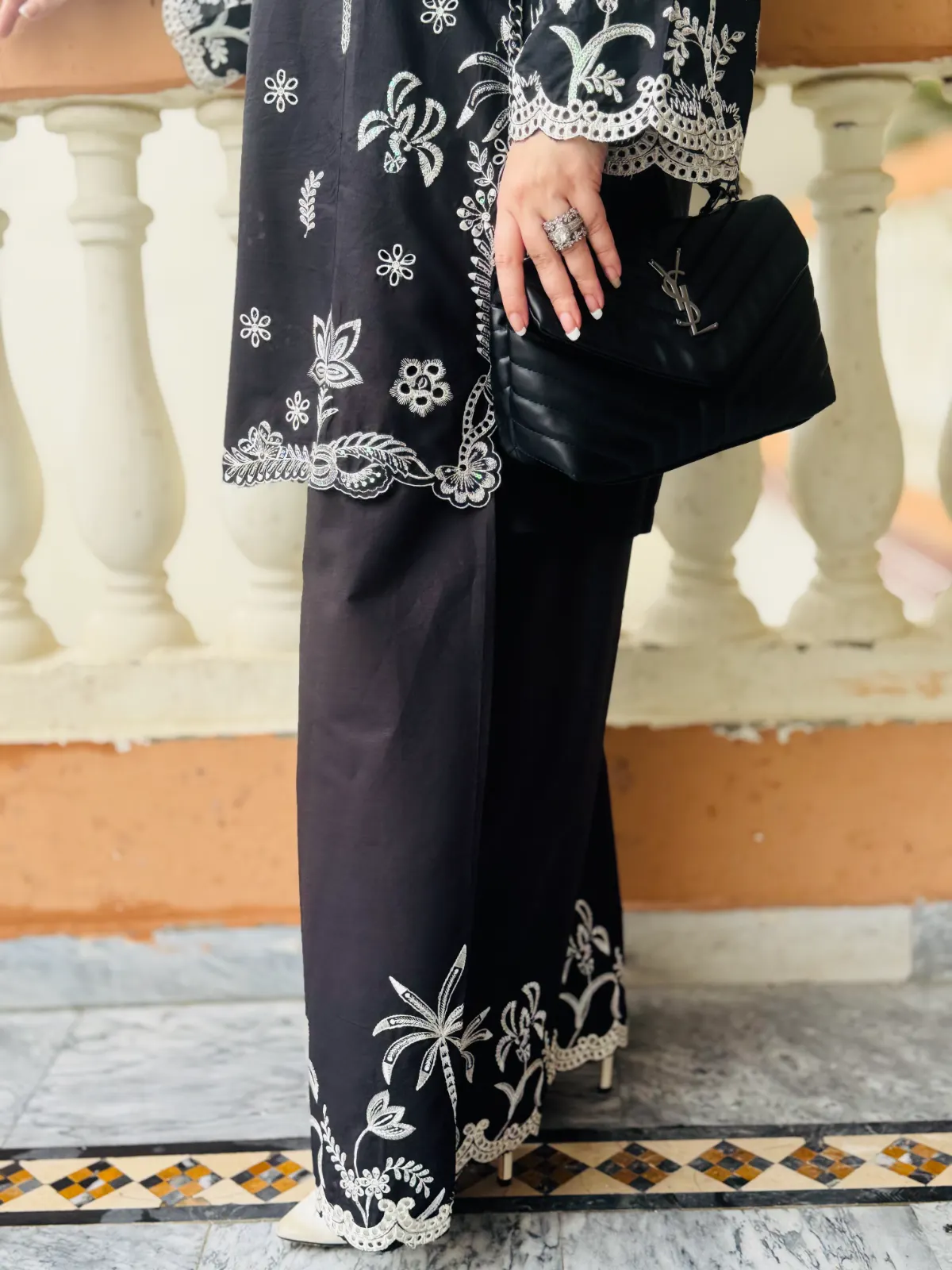 2 pc Embroidered Lawn Fabric 3
