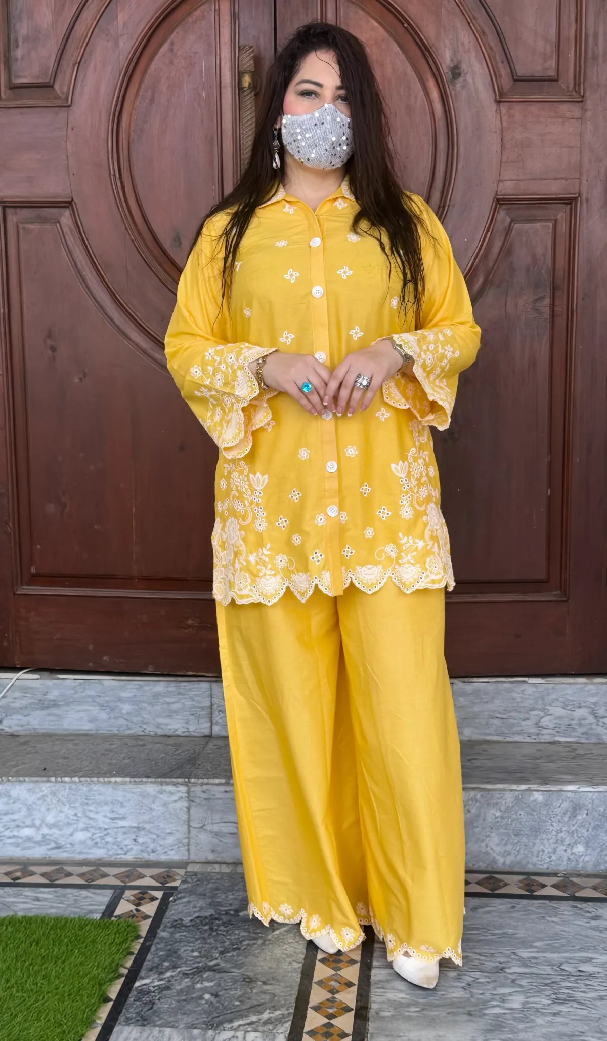 2 pc Embroidered Lawn Fabric 4