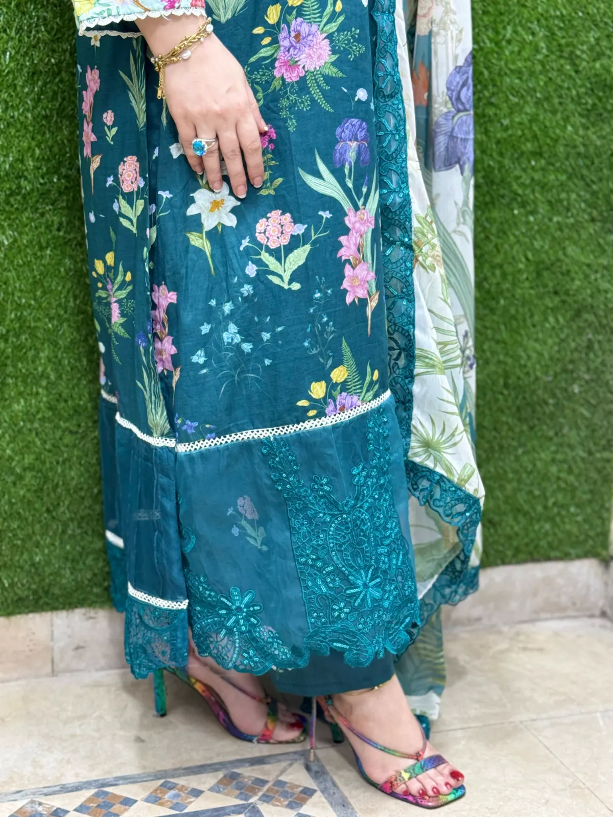 3 pc Embroidery Lawn Fabric 2