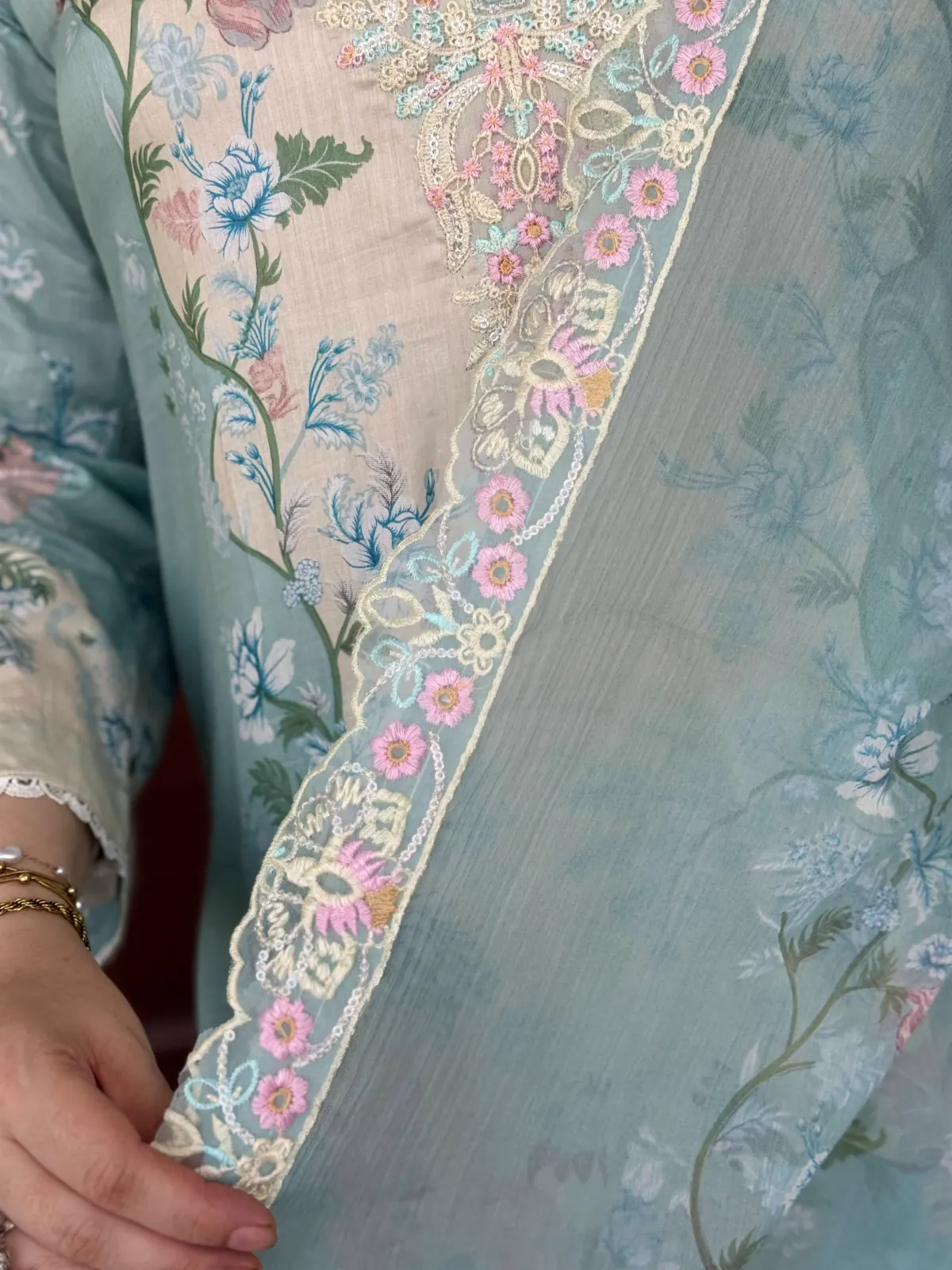 3 pc Embroidery Lawn Fabric 2