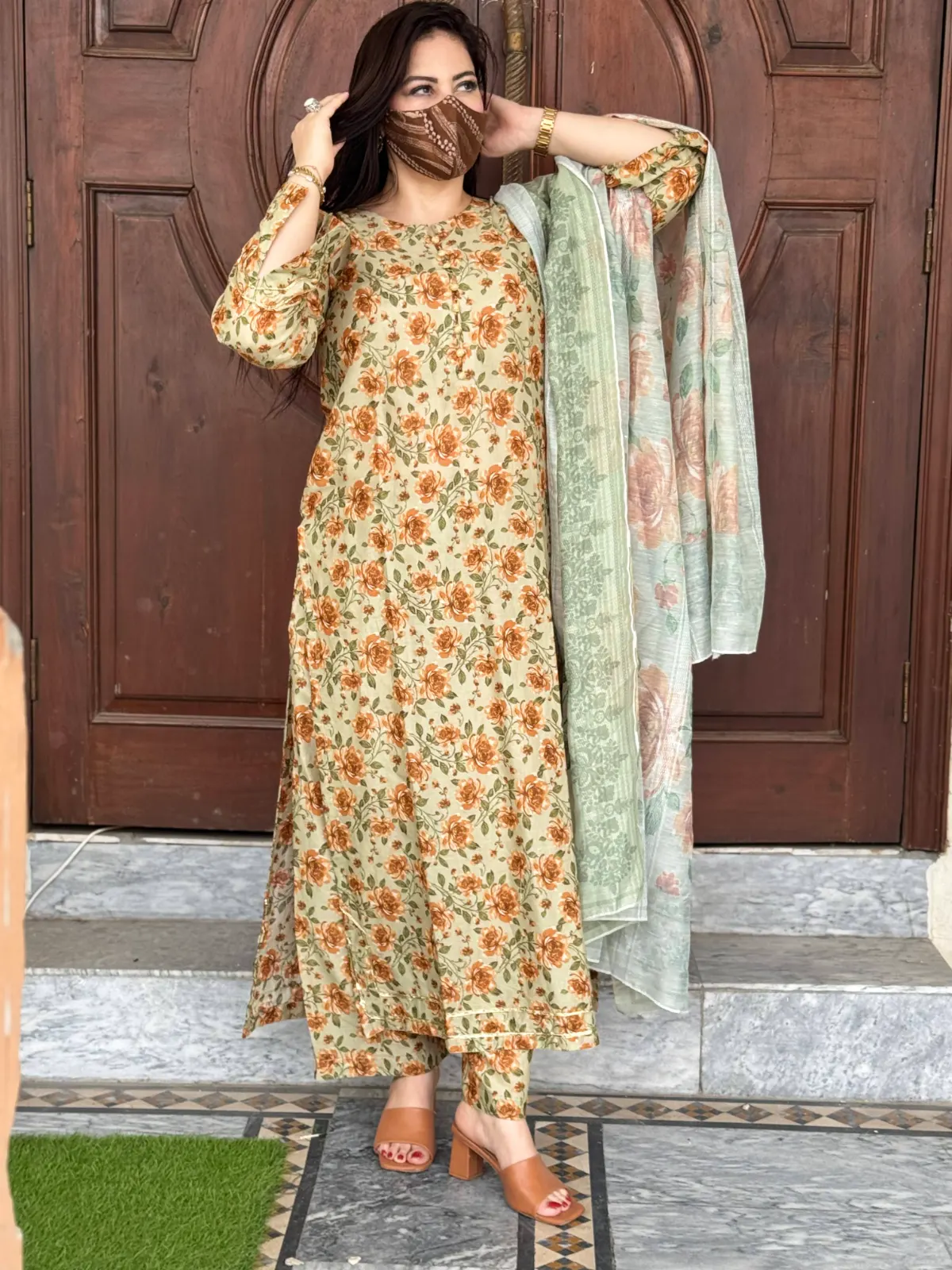 3 pc Embroidery Lawn Fabric 3