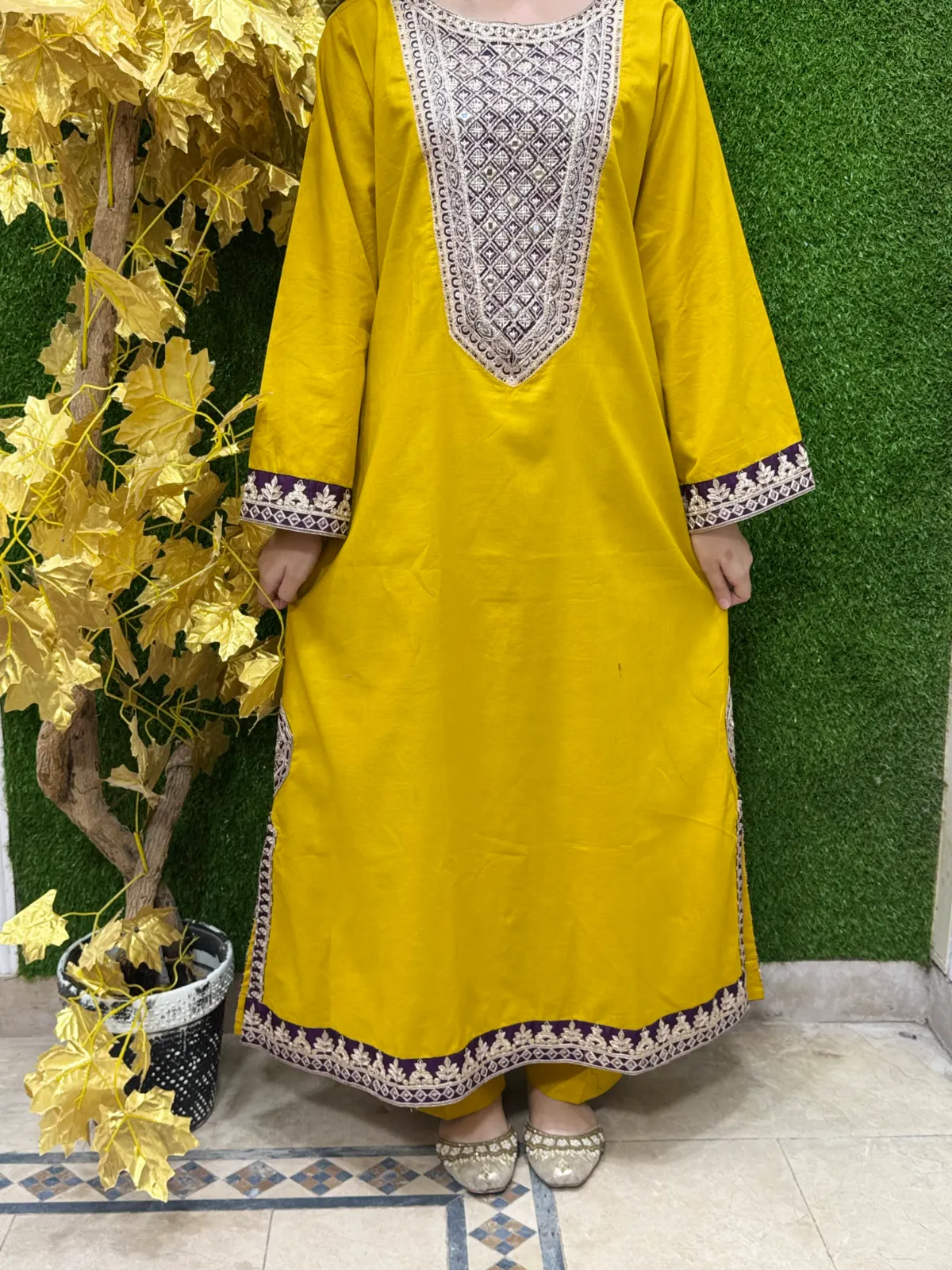 2 pc Embroidered Lawn Fabric
