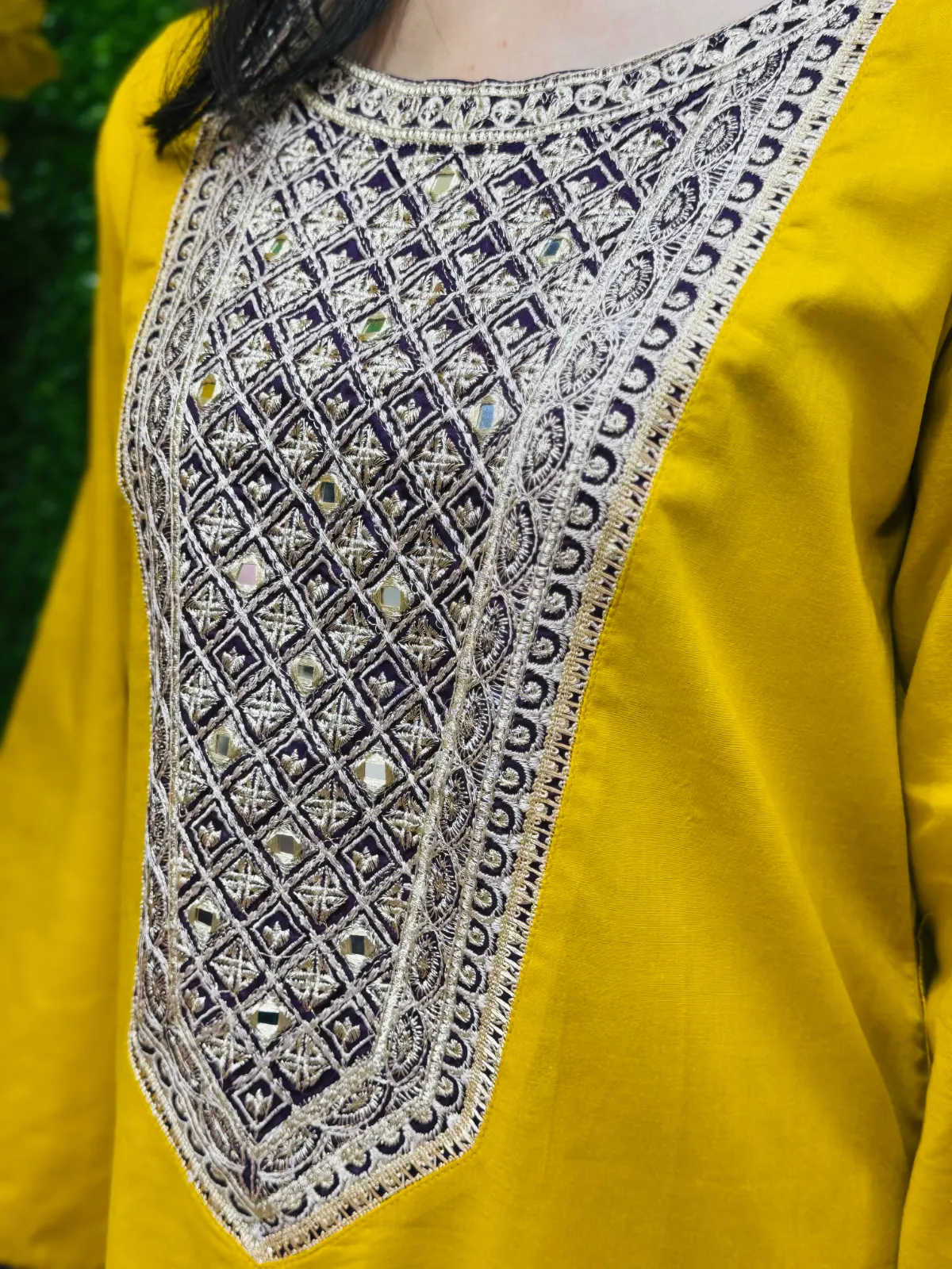2 pc Embroidered Lawn Fabric 2