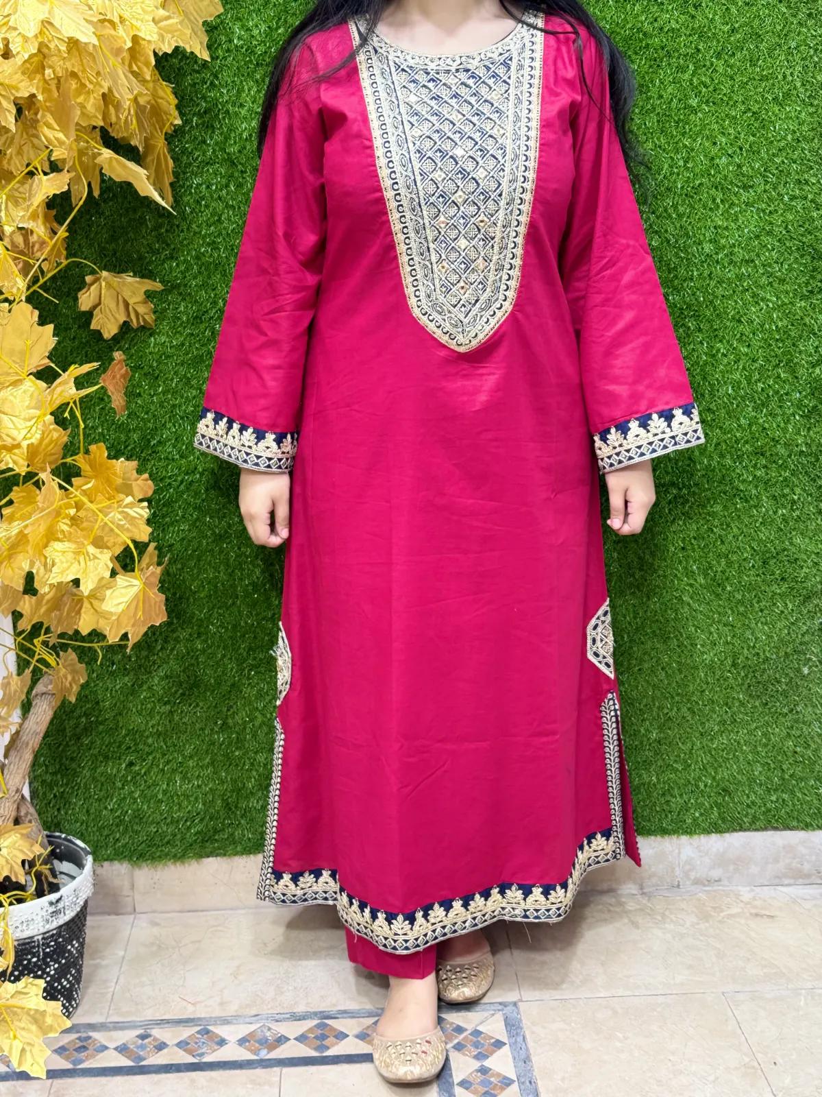 2 pc Embroidered Lawn Fabric