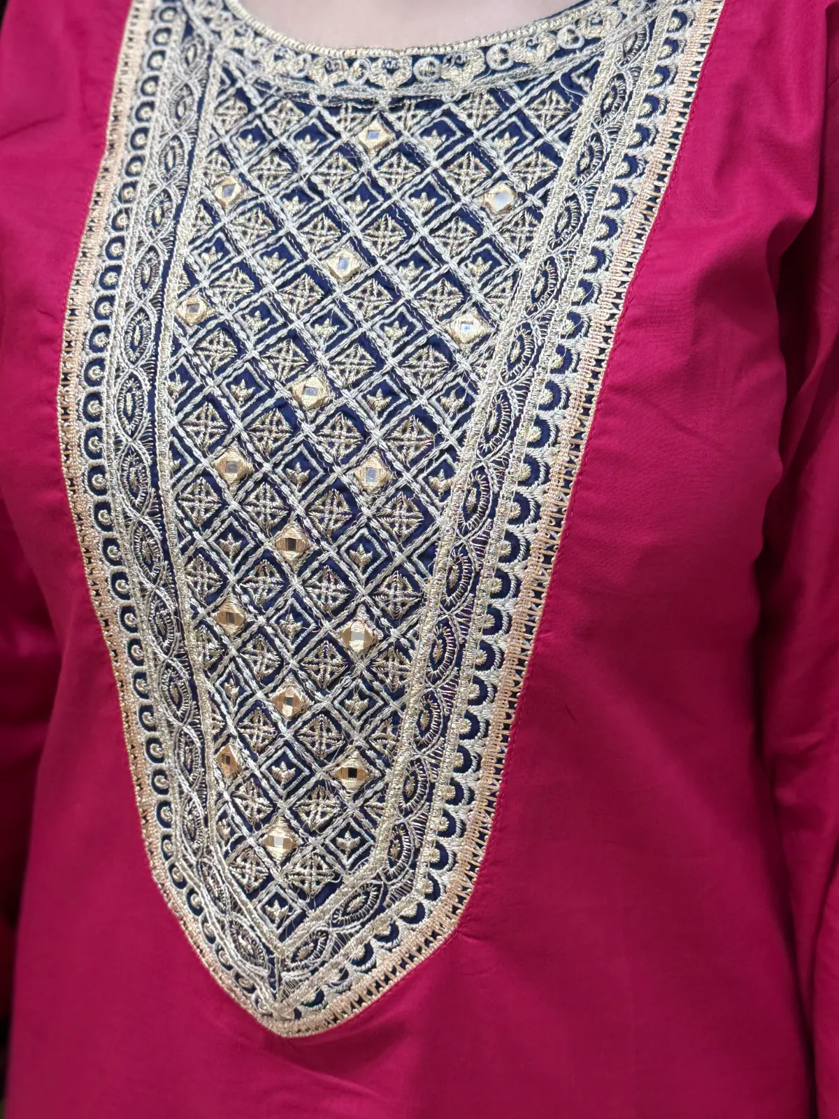 2 pc Embroidered Lawn Fabric 2