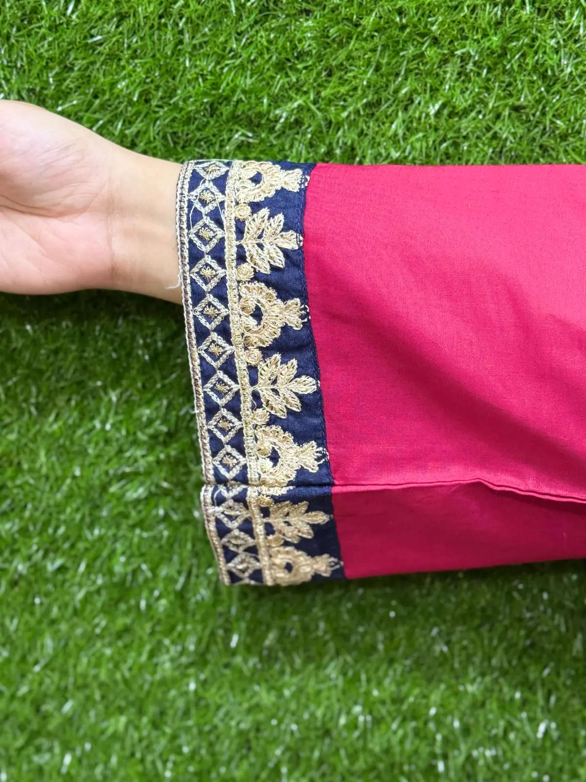 2 pc Embroidered Lawn Fabric 3