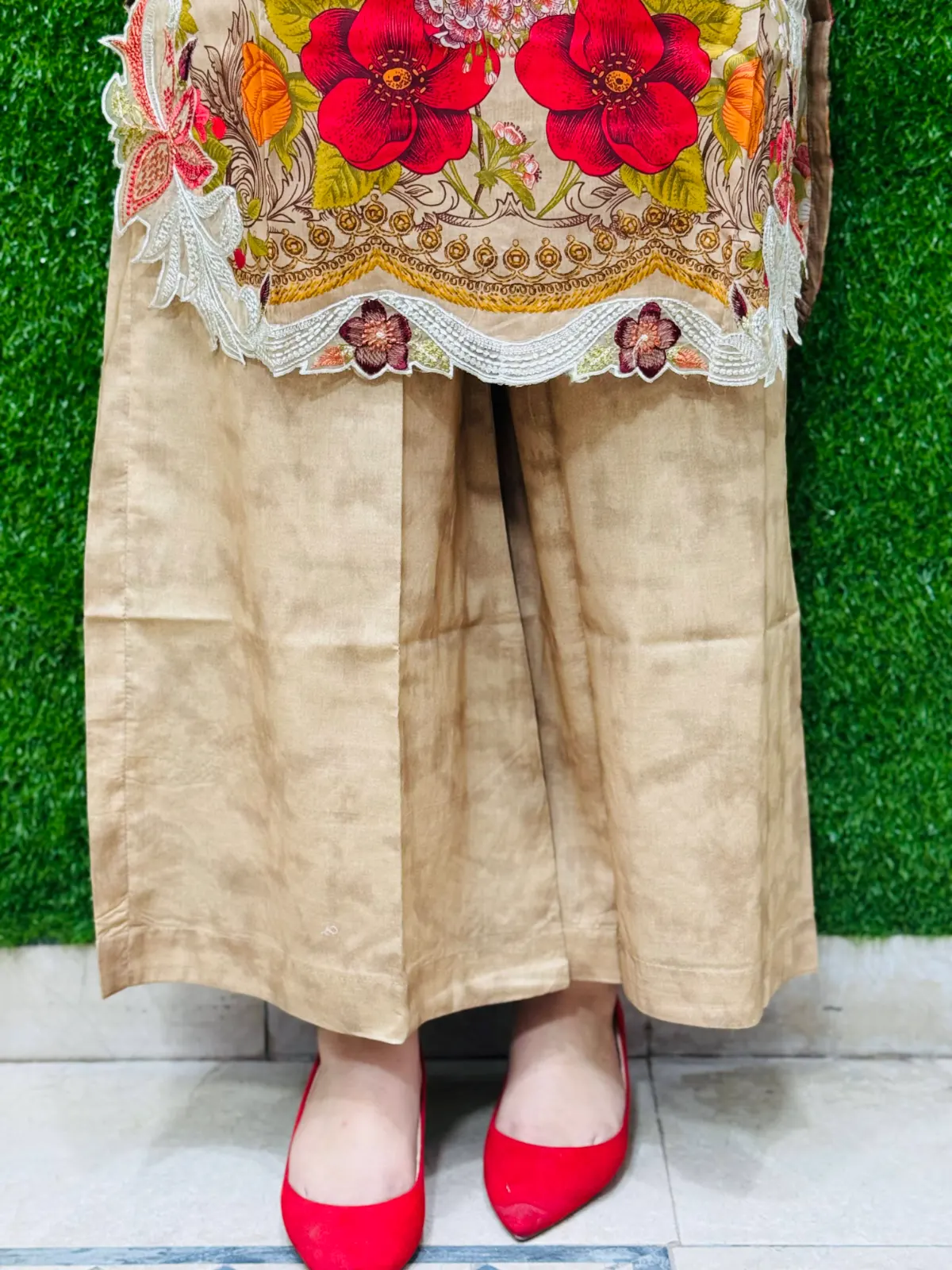 3 pc Embroidery Lawn Fabric 2