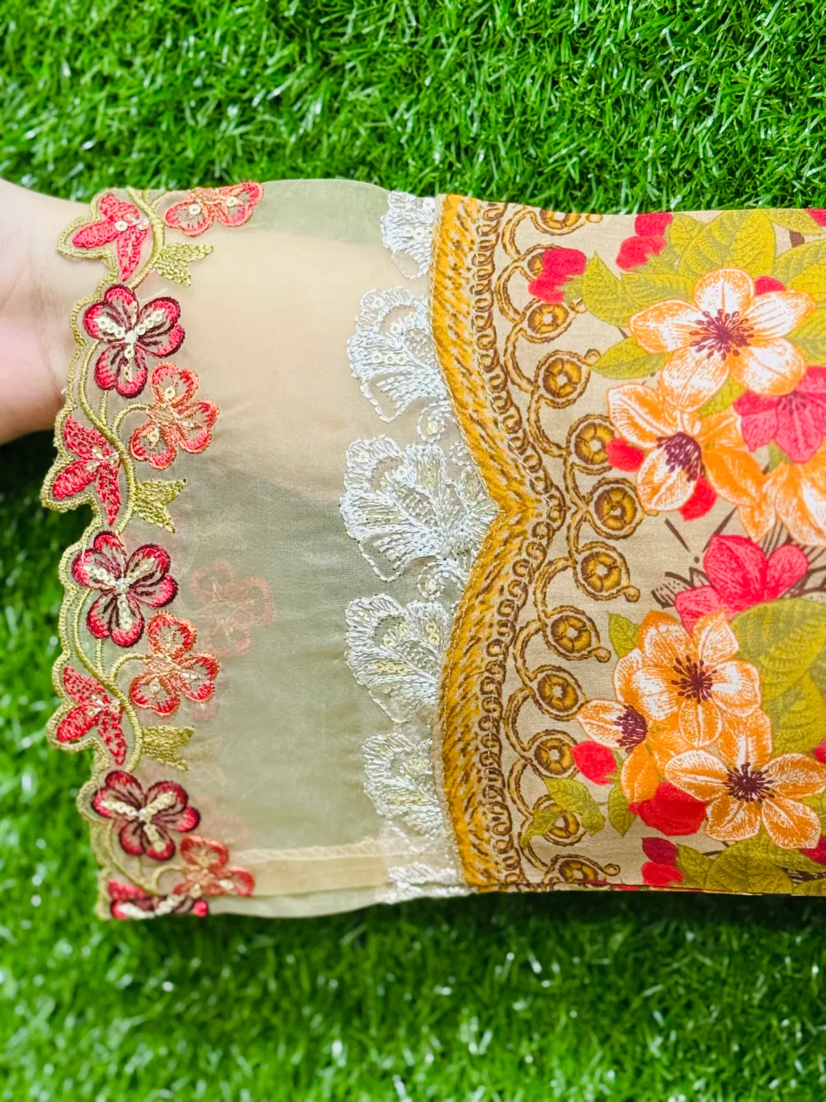 3 pc Embroidery Lawn Fabric 4