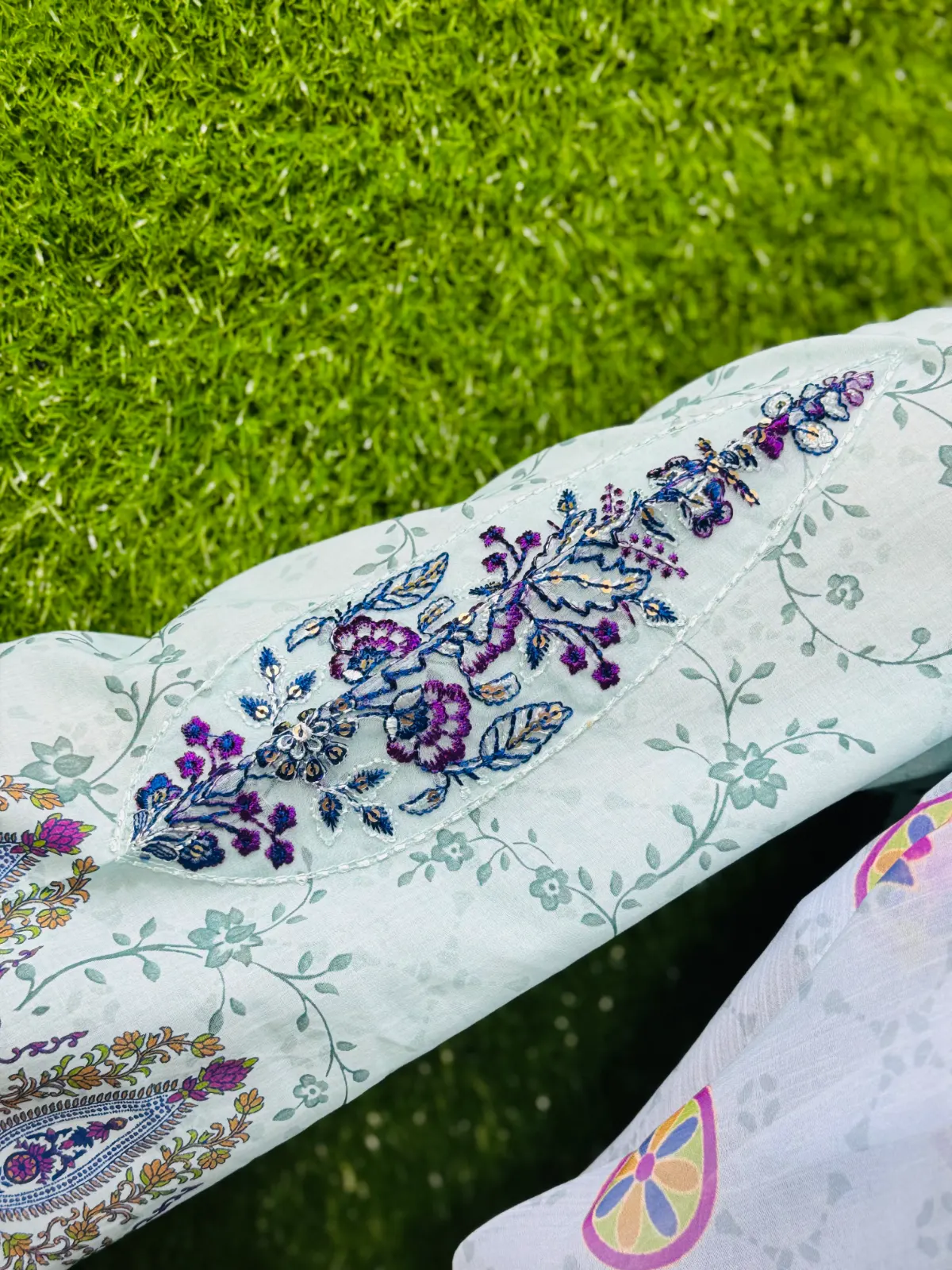 3 pc Embroidery Lawn Fabric 3