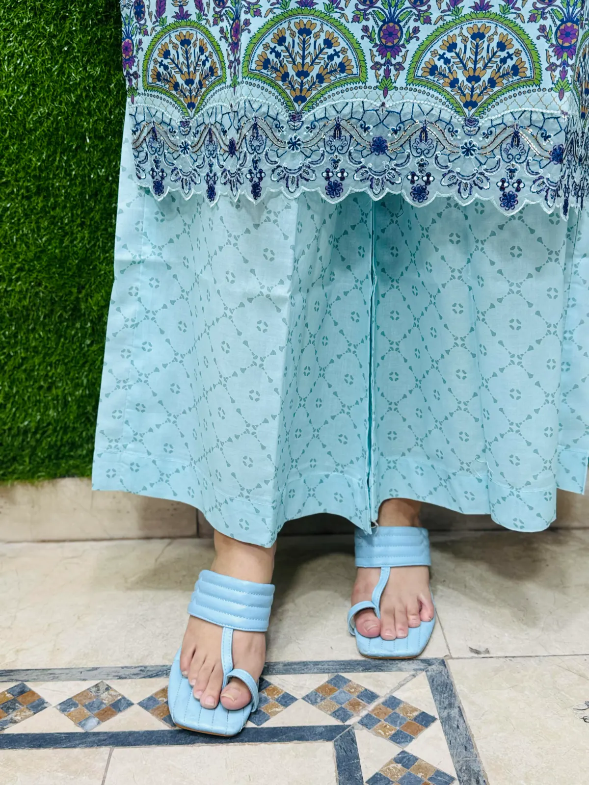 3 pc Embroidery Lawn Fabric 4