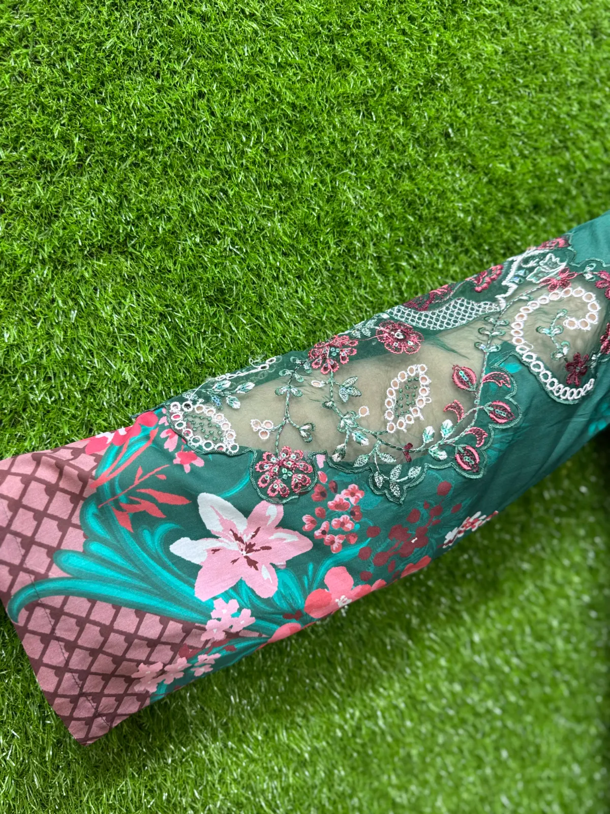 3 pc Embroidery Lawn Fabric 3