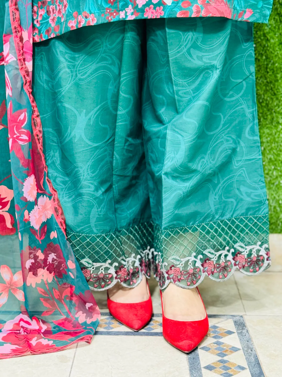 3 pc Embroidery Lawn Fabric 4