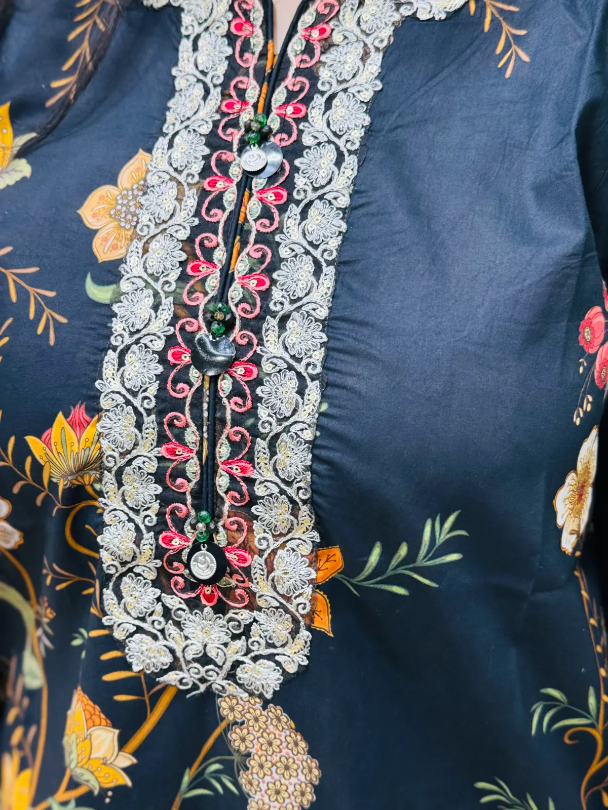 3 pc Embroidery Lawn Fabric 3