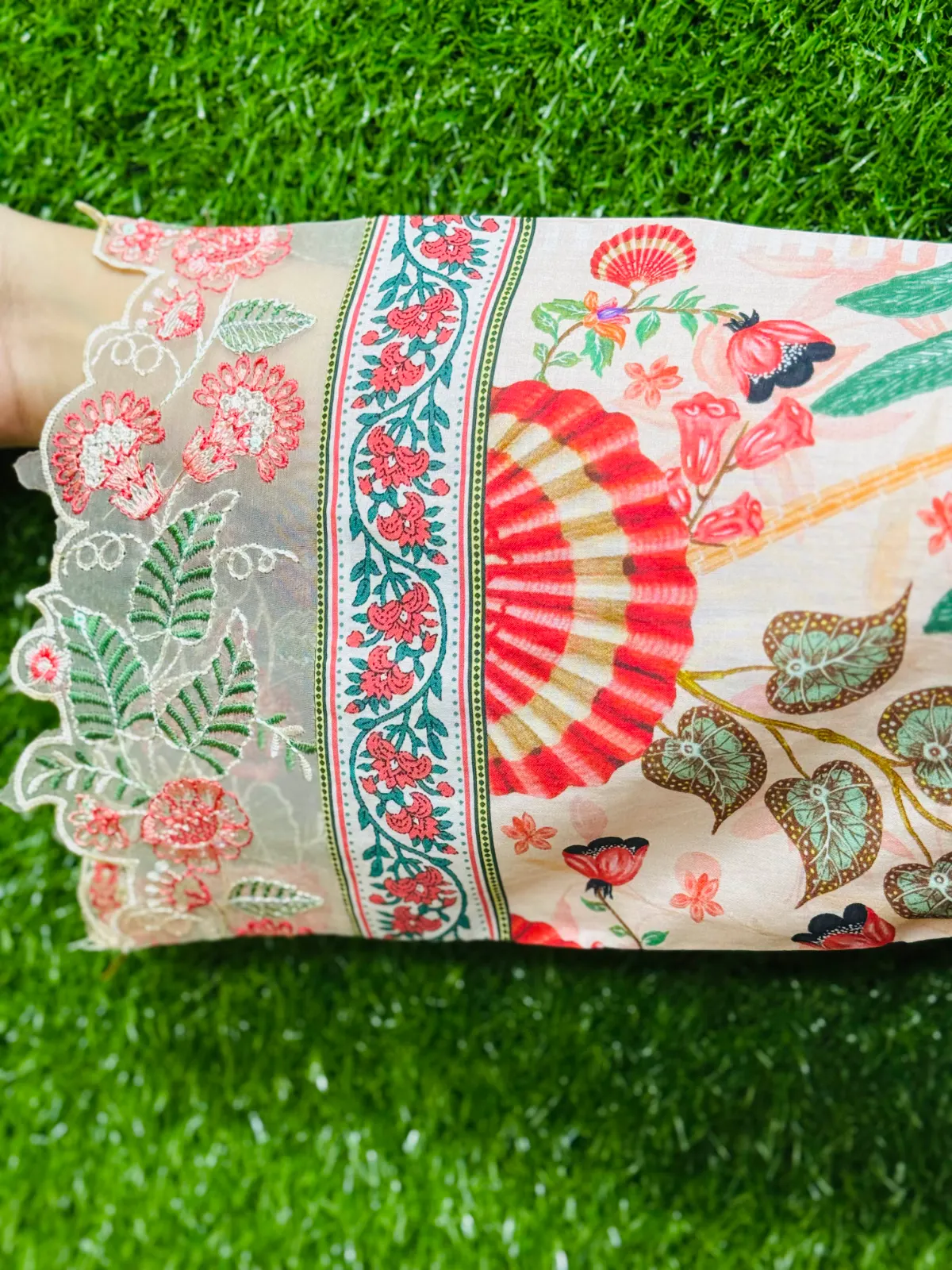 3 pc Embroidery Lawn Fabric 4