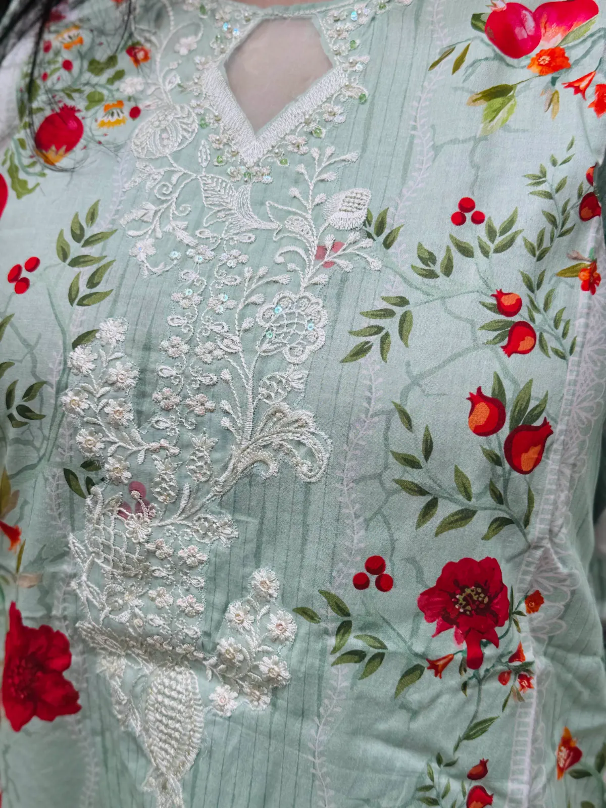 3 pc Embroidery Lawn Fabric 3