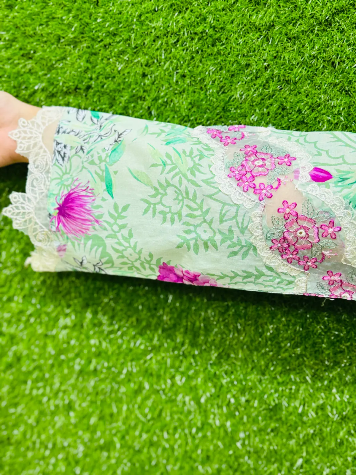 3 pc Embroidery Lawn Fabric 4