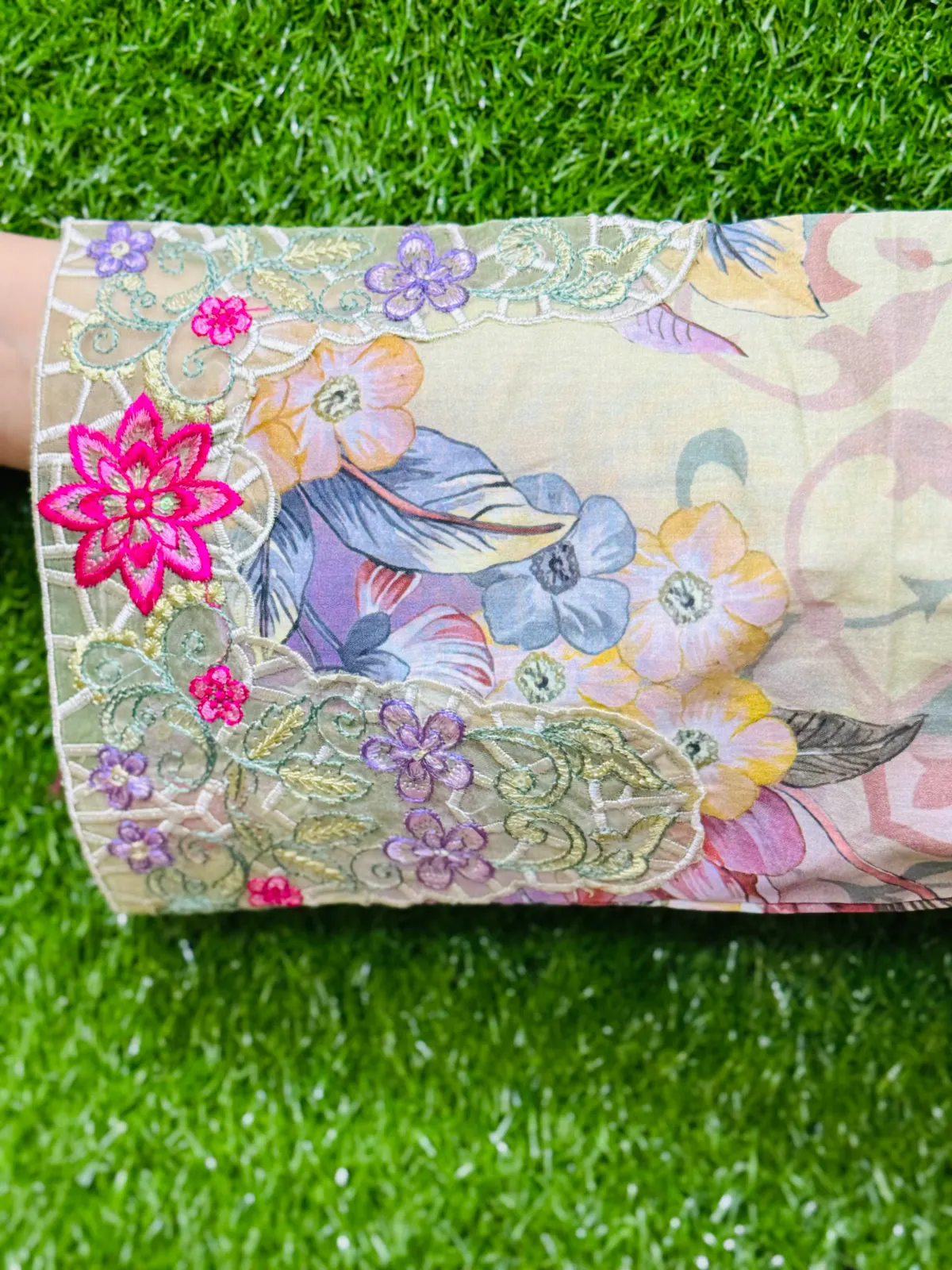 3 pc Embroidery Lawn Fabric 4