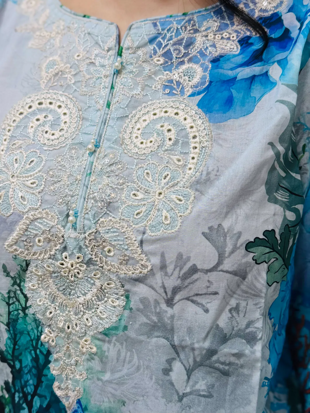 3 pc Embroidery Lawn Fabric 2