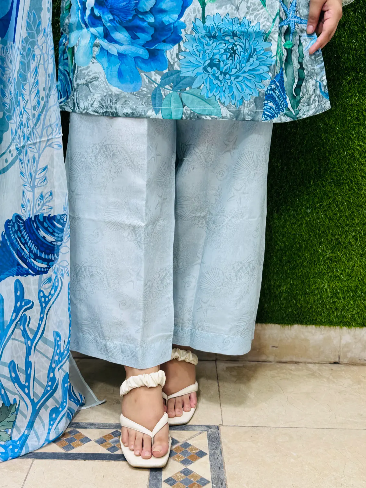3 pc Embroidery Lawn Fabric 3