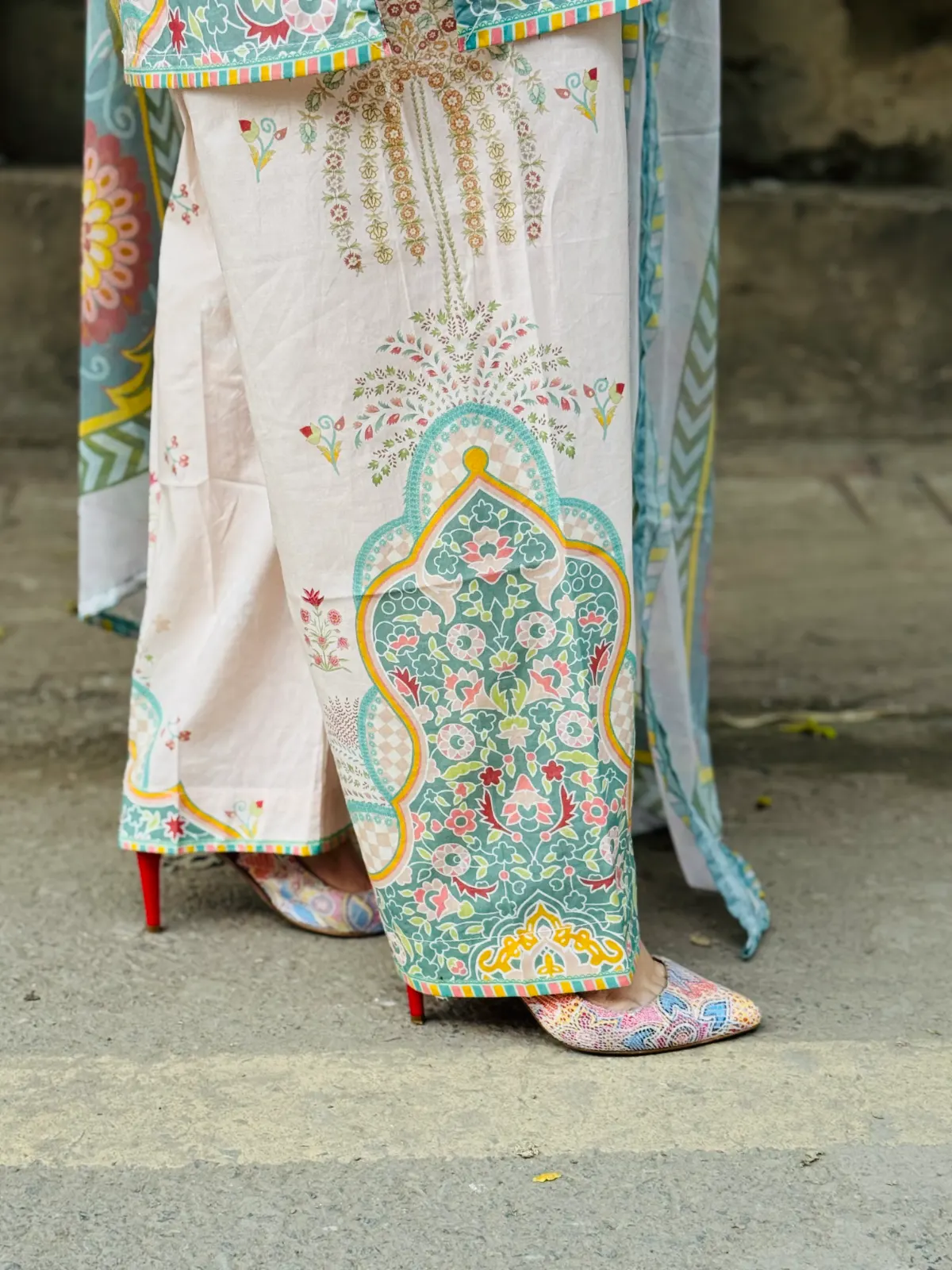 3 pc Printed Lawn Fabric 3