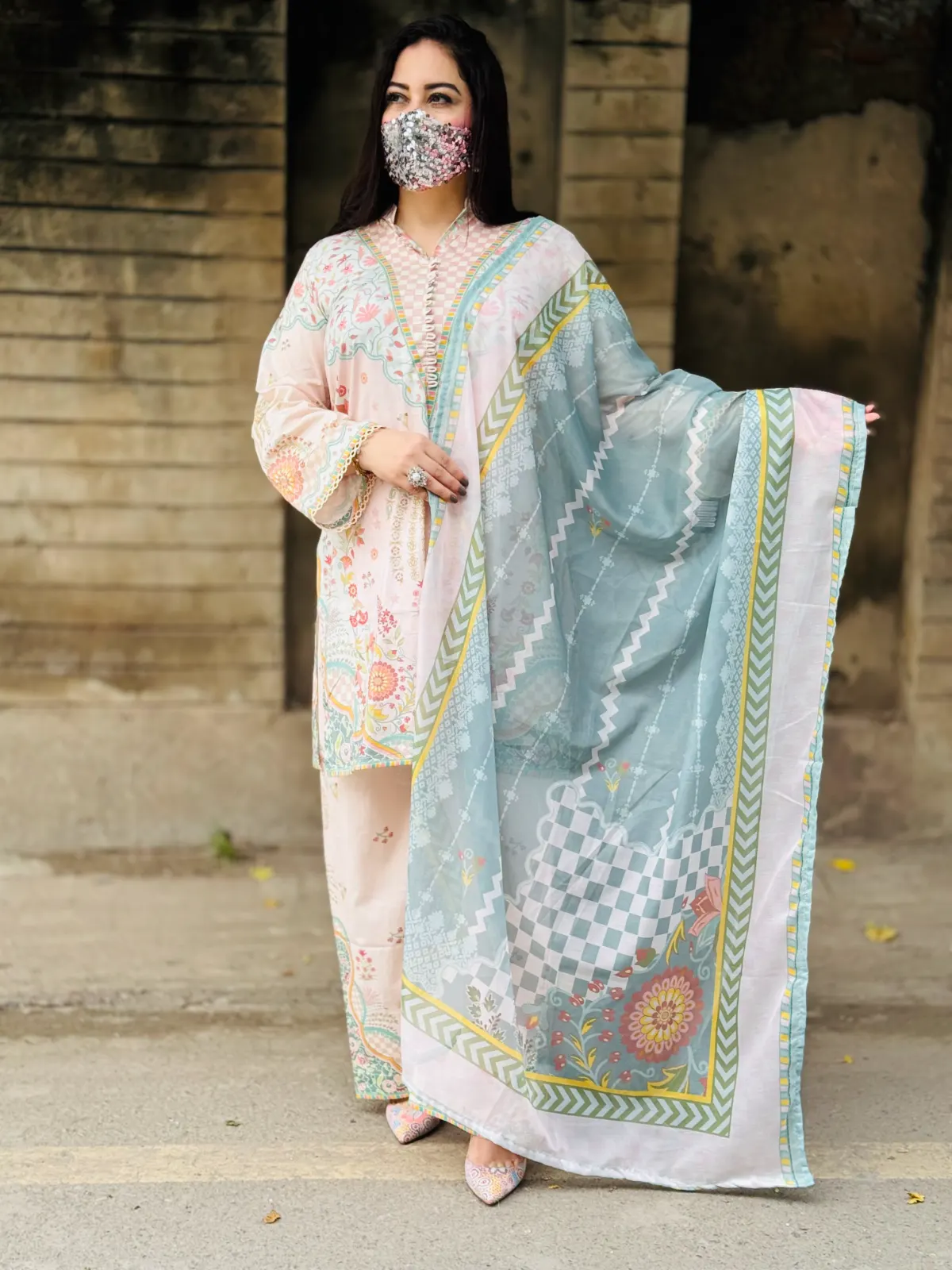 3 pc Printed Lawn Fabric 4