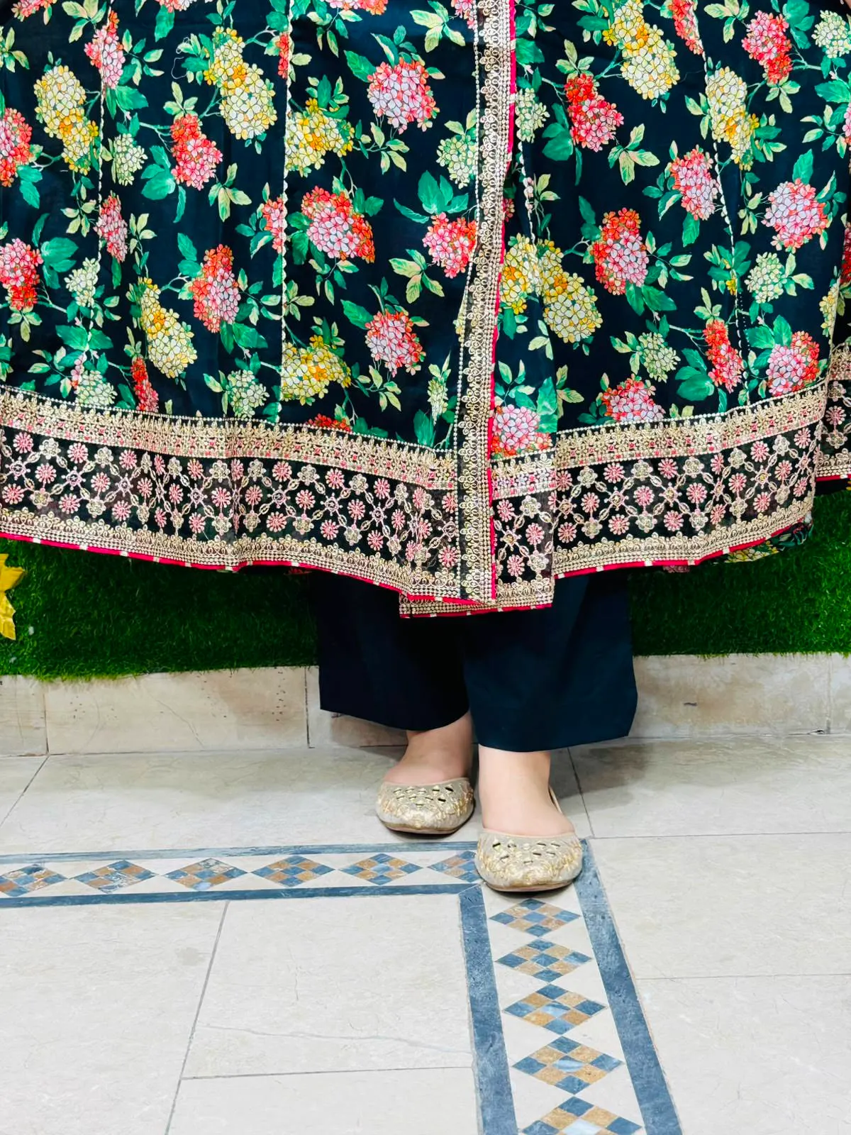 3 pc Embroidery Lawn Fabric 3