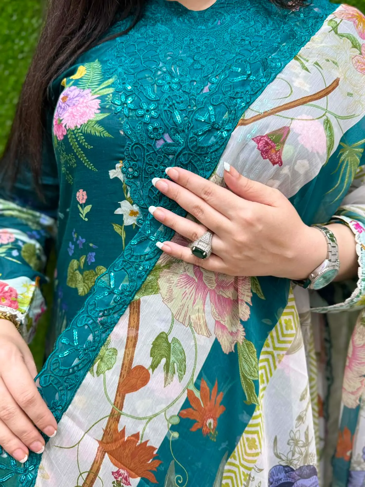 3 pc Embroidery Lawn Fabric 4