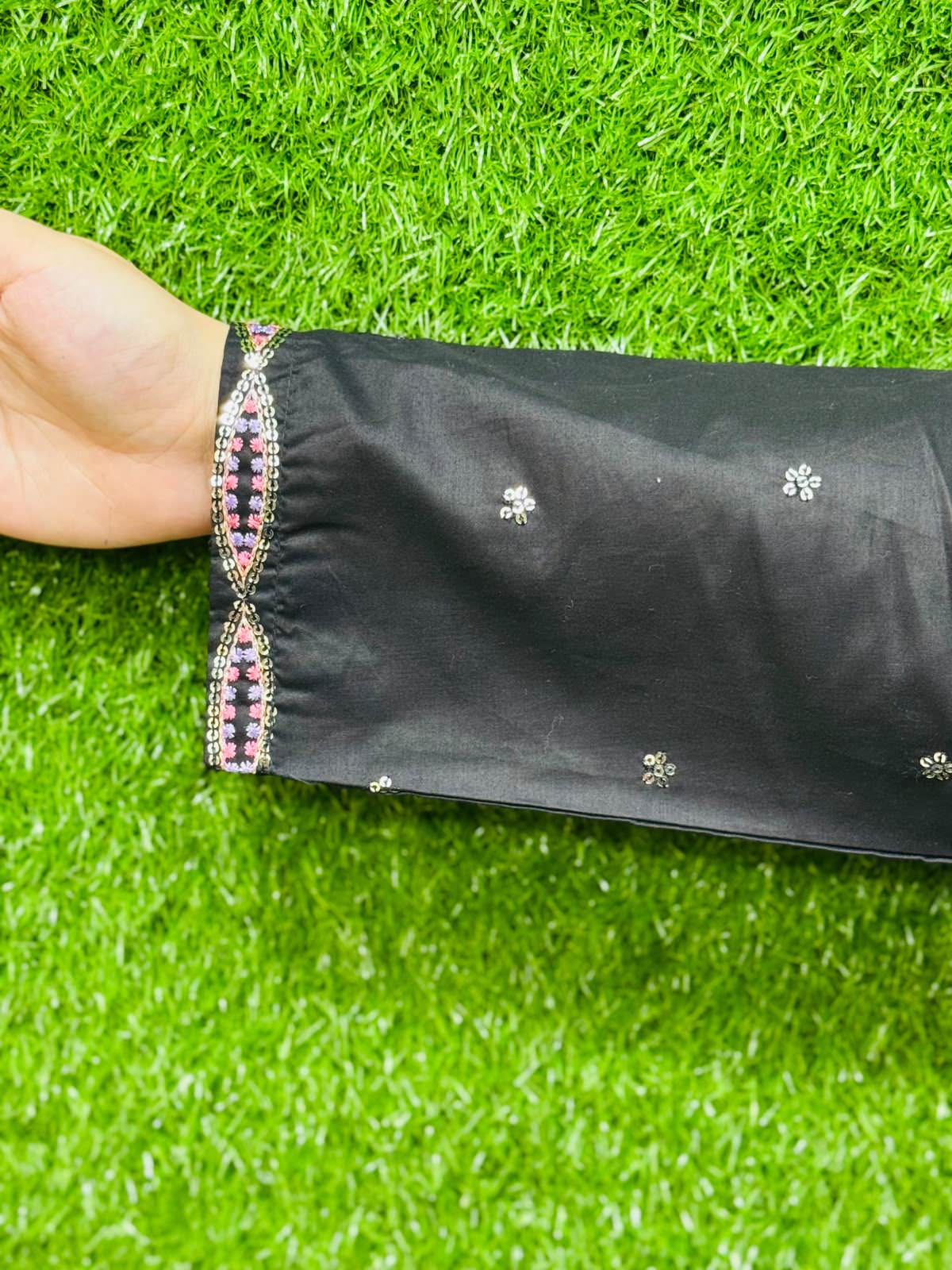 3 pc Embroidery Lawn Fabric 4
