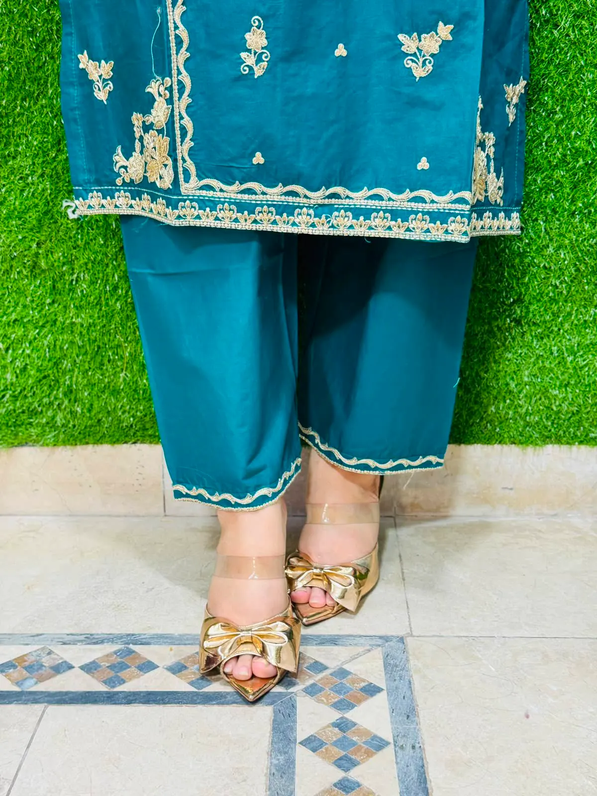 3 pc Embroidery Lawn Fabric 3