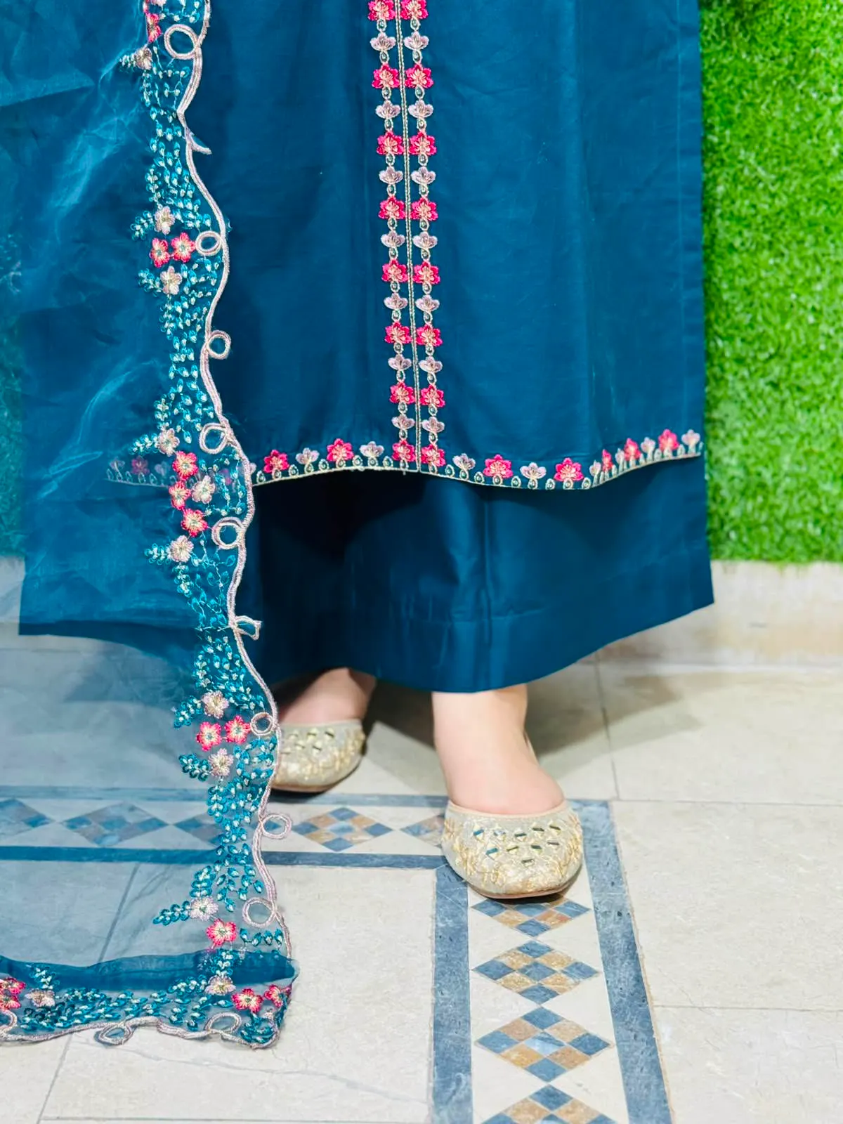 3 pc Embroidery Lawn Fabric 3