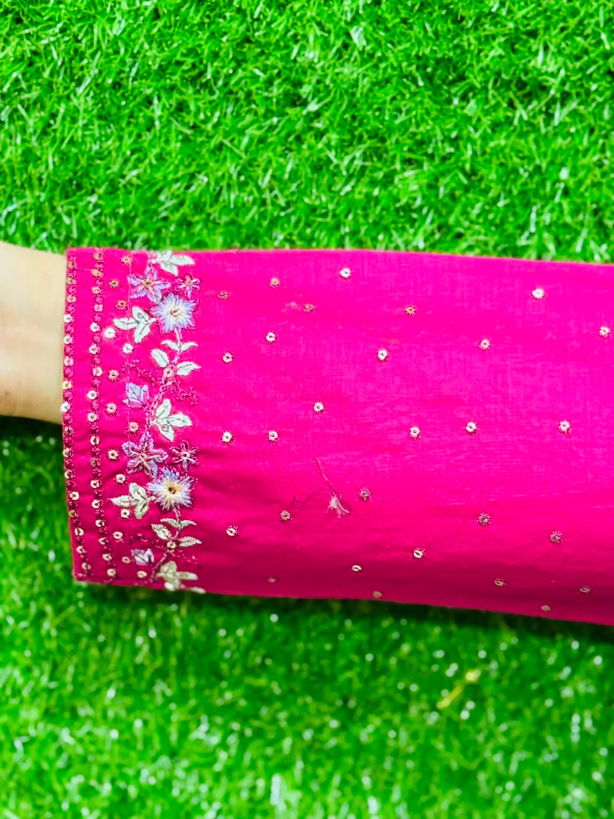 2 pc Embroidered Lawn Fabric 3