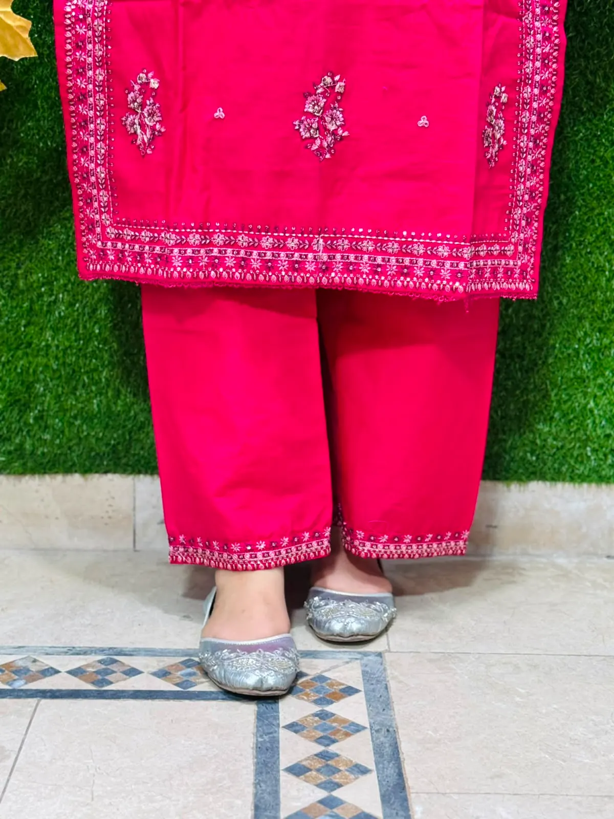 2 pc Embroidered Lawn Fabric 4