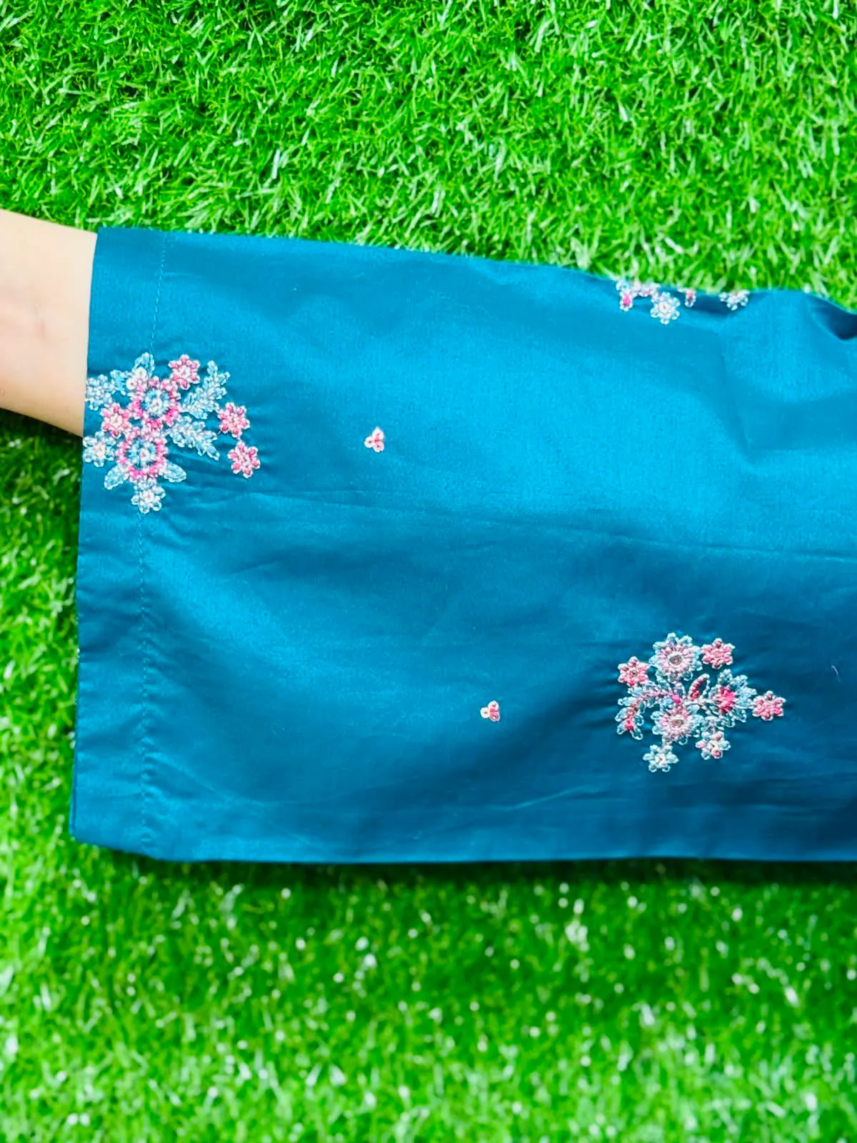 3 pc Embroidery Lawn Fabric 4